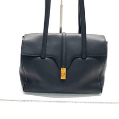 Celine Soft 16 Tasche, mittelgroß, schwarz, genarbtes Kalbsleder