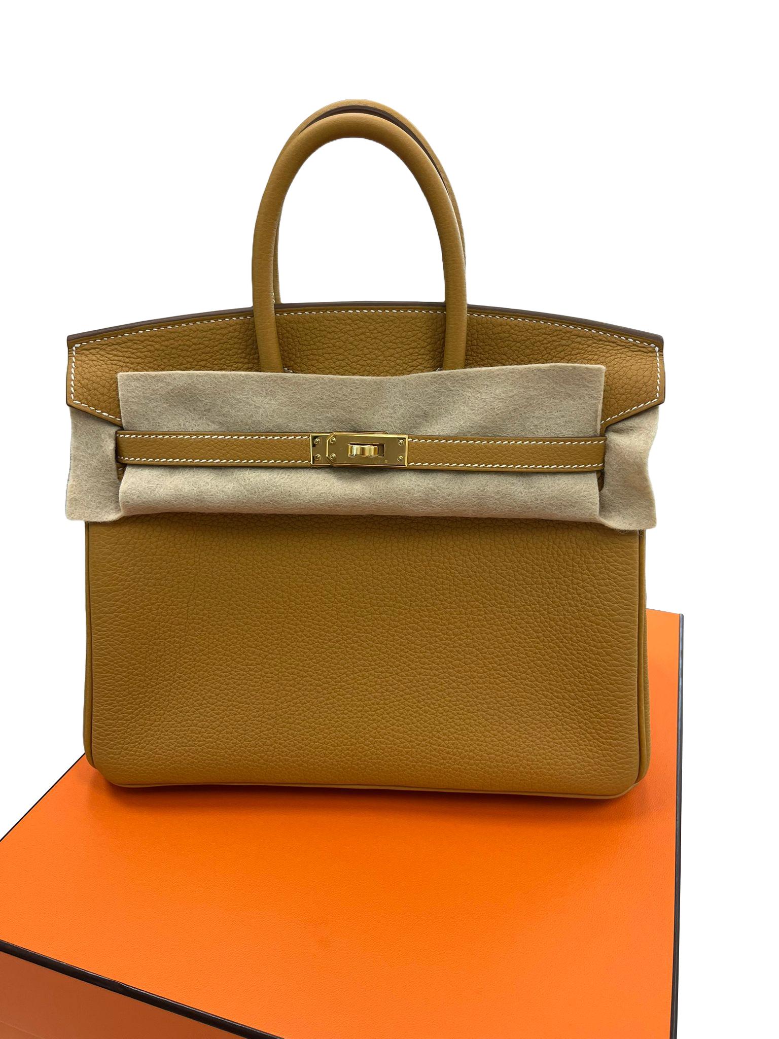 Hermes Birkin 25 Nature Sable Maurice Stamp W Gold Hardware Handbag Pour femmes en vente