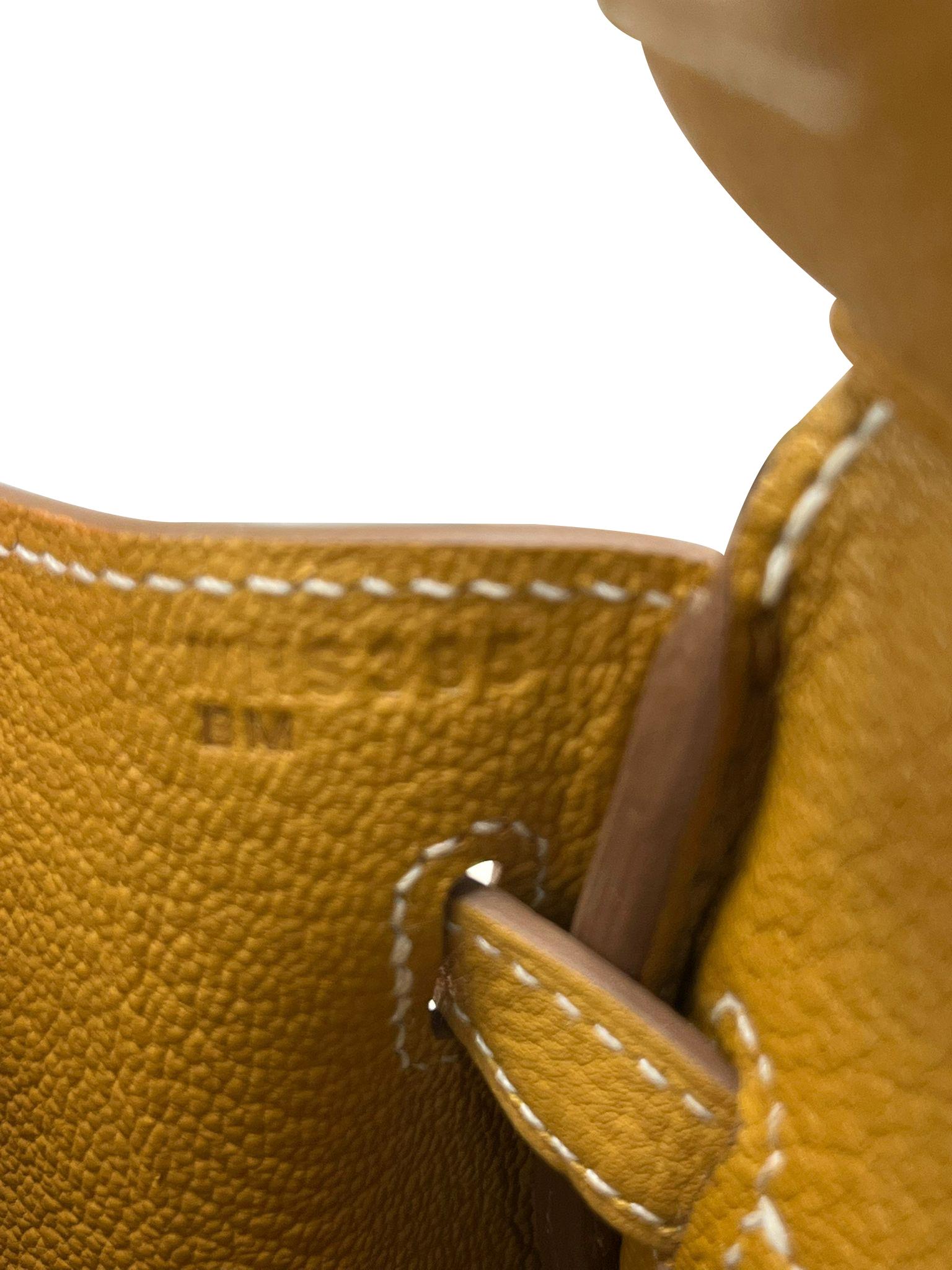 Hermes Birkin 25 Nature Sable Maurice Stamp W Gold Hardware Handbag en vente 5