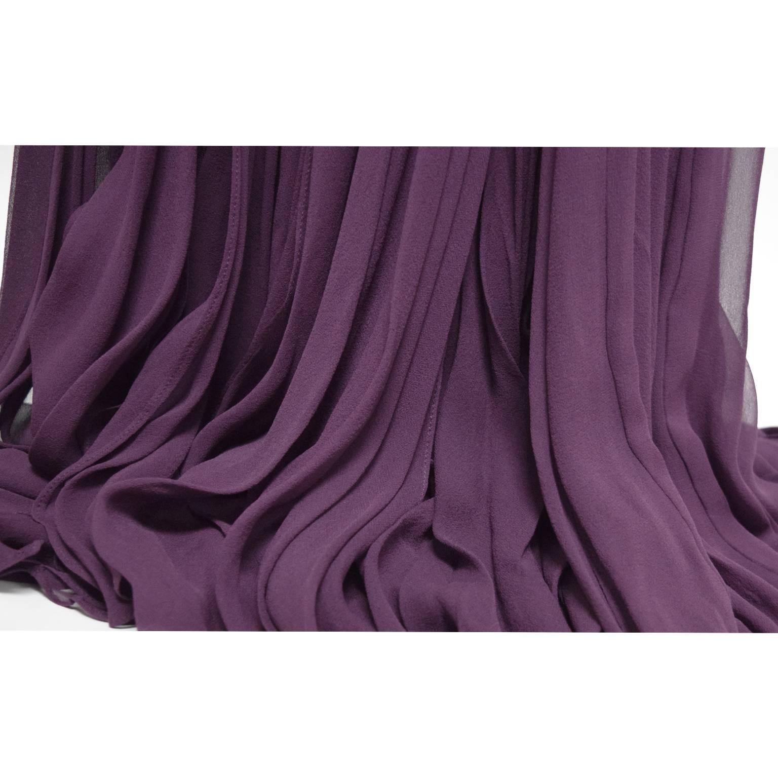 Herve Leger Merlot Banded Bodice with Carwash Silk Skirt Gown In Excellent Condition For Sale In Henrico, VA