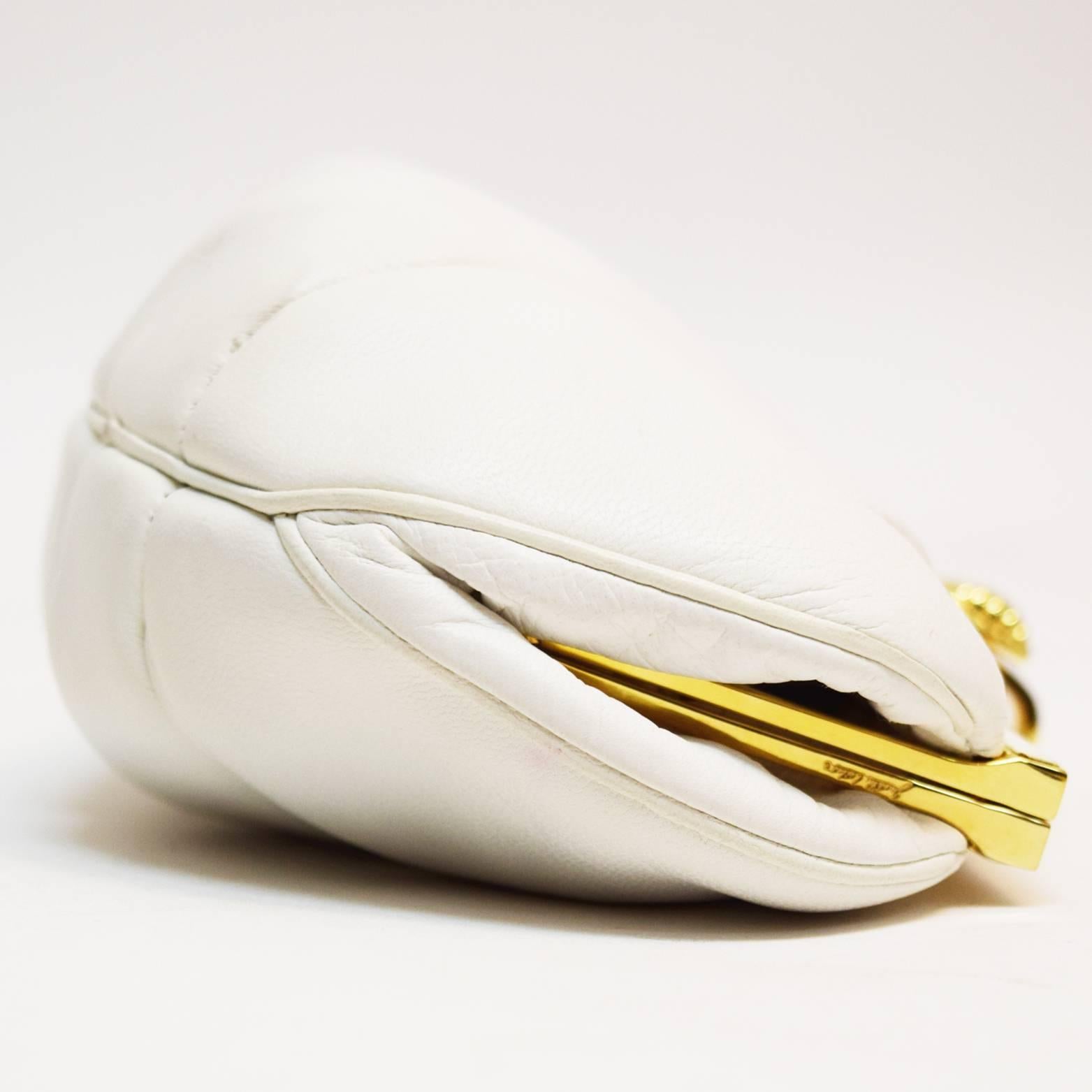 Judith Leiber White Leather Convertible Clutch In Excellent Condition For Sale In Henrico, VA