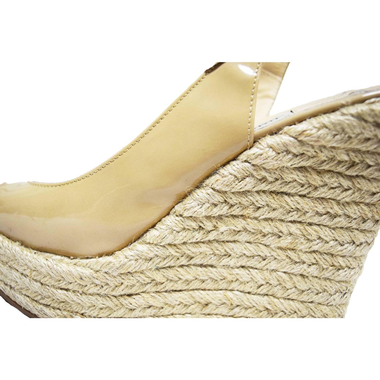 Jimmy Choo Espadrille Nude Patent Leather Slingback Wedges In Excellent Condition For Sale In Henrico, VA