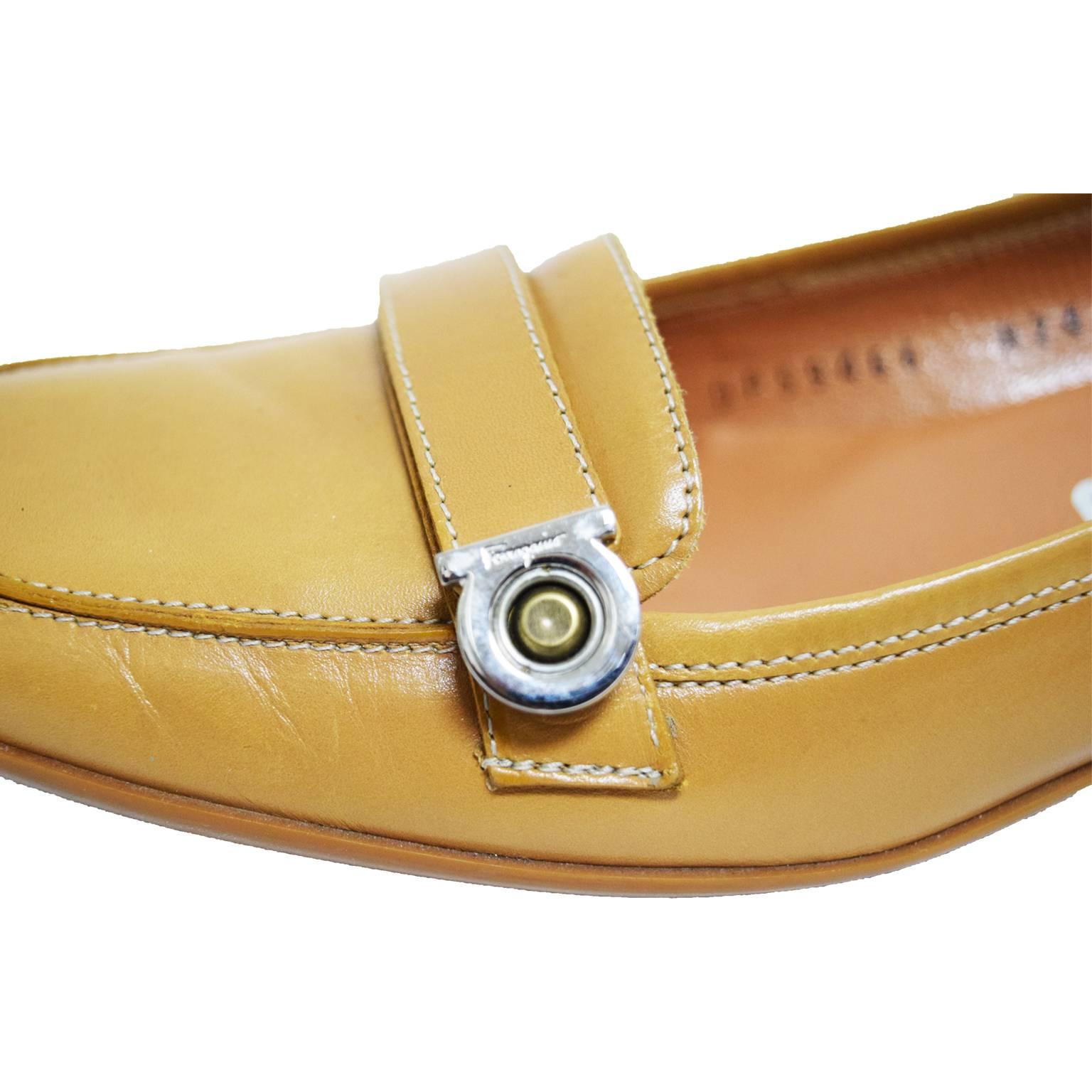 Salvatore Ferragamo Tan Leather Loafers  In Excellent Condition For Sale In Henrico, VA