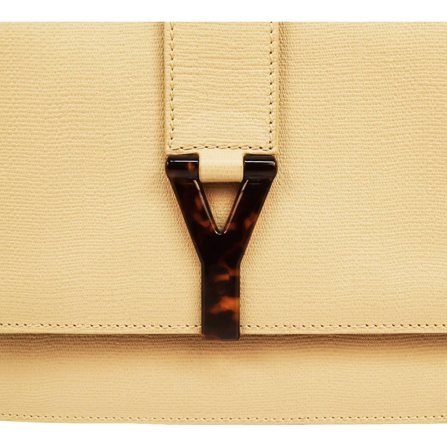 Yves Saint Laurent Light Camel Leather Shoulder Bag Tortoiseshell Y Buckle In Excellent Condition For Sale In Henrico, VA
