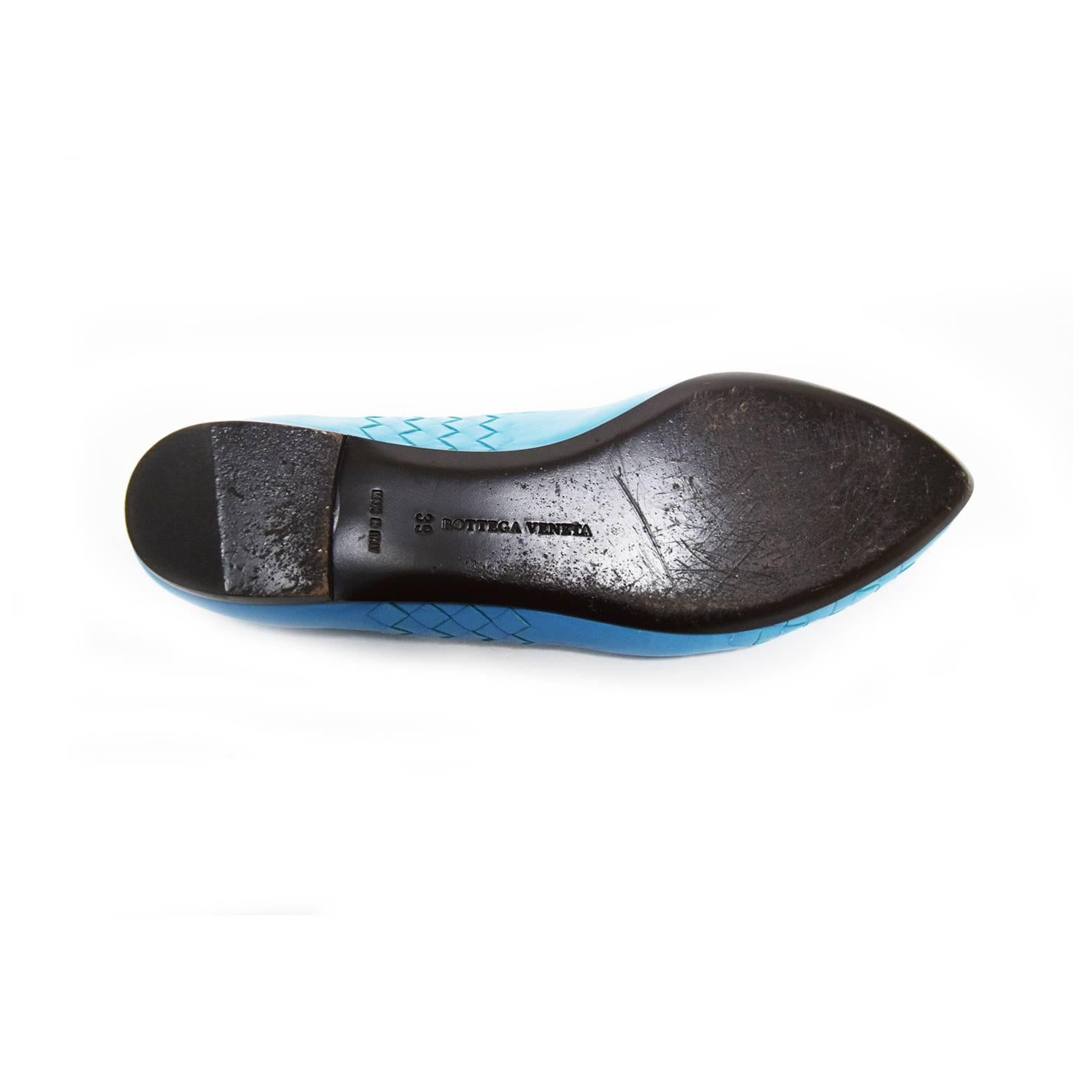Bottega Veneta Turquoise Woven Leather Pointed Toe Flats  For Sale 1