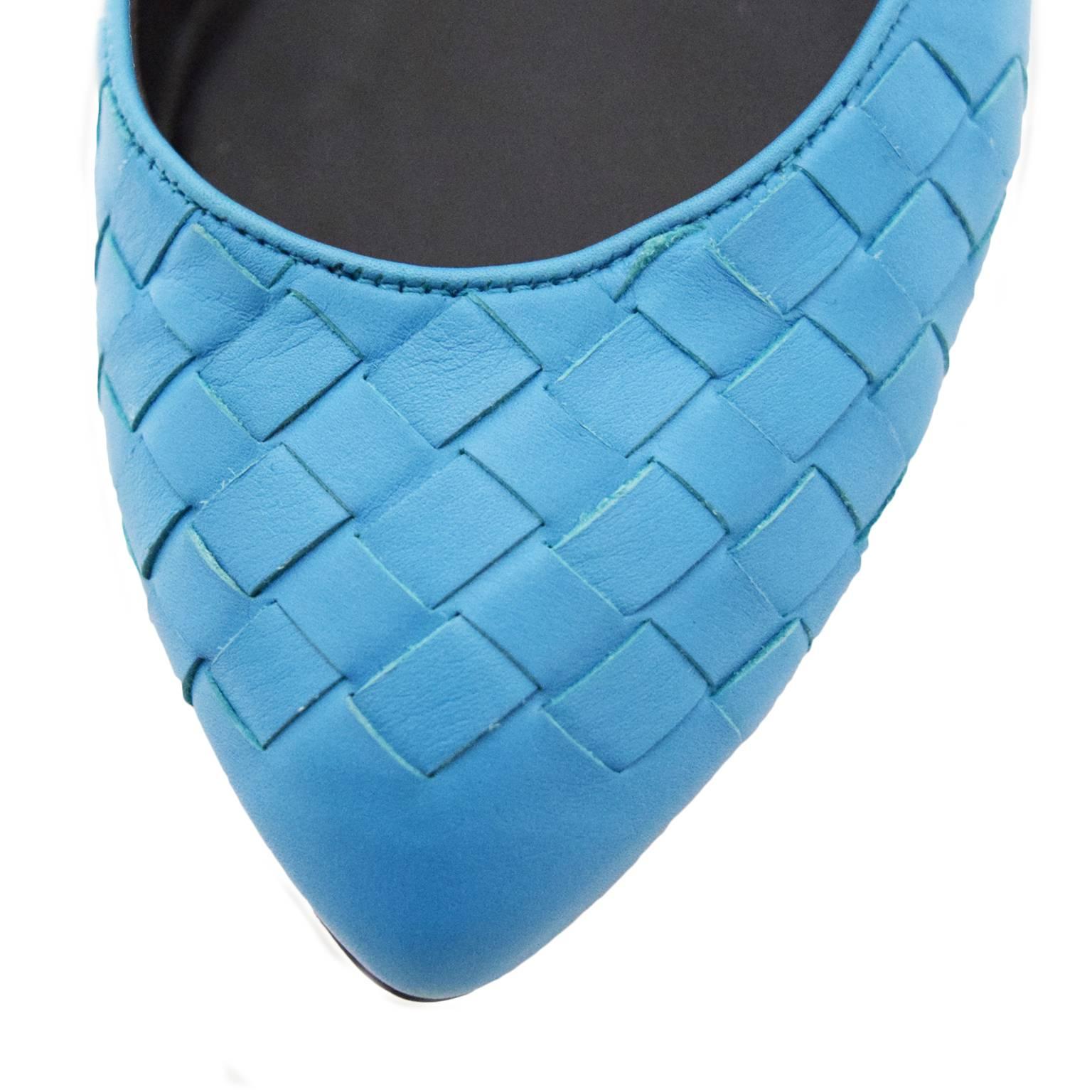 Bottega Veneta Turquoise Woven Leather Pointed Toe Flats  In Excellent Condition For Sale In Henrico, VA