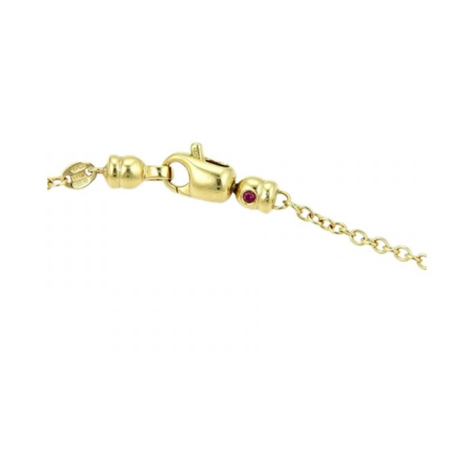 This refined Roberto Coin Necklace consists of graceful freshwater pears subtly contrasted with yellow 18K gold teardrops finalized with a fine polished finish. The classic link chain fastens with a lobster clasp, with 23 tear drops alternating from