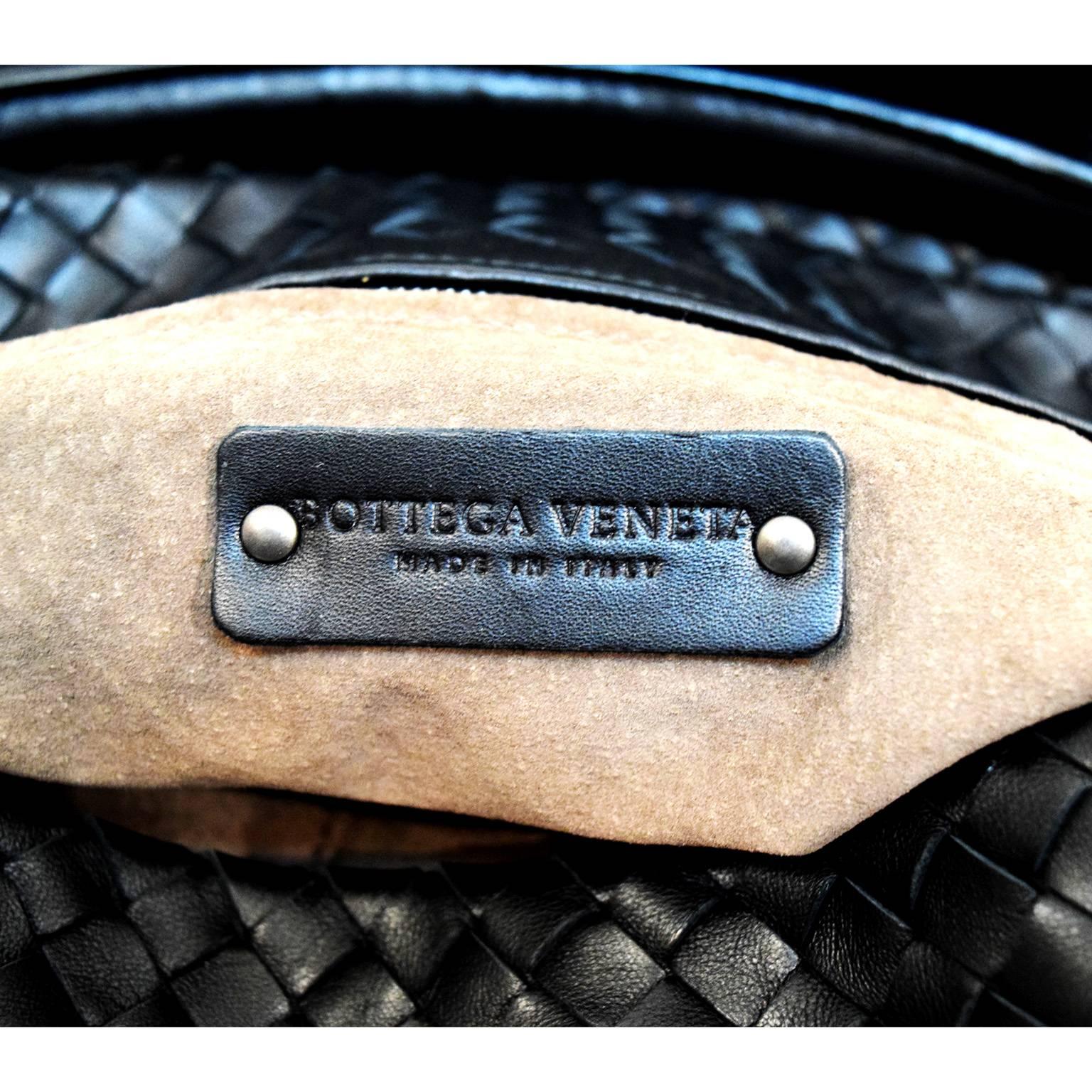 Bottega Veneta Black Woven Leather Handbag with Duster  For Sale 2