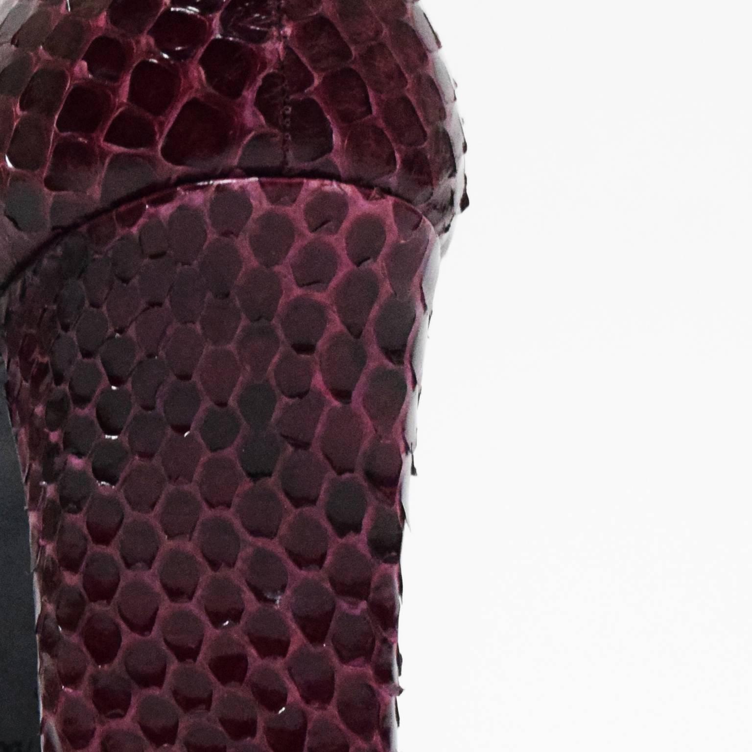 Women's Chanel Oxblood Snakeskin Textured Pump For Sale