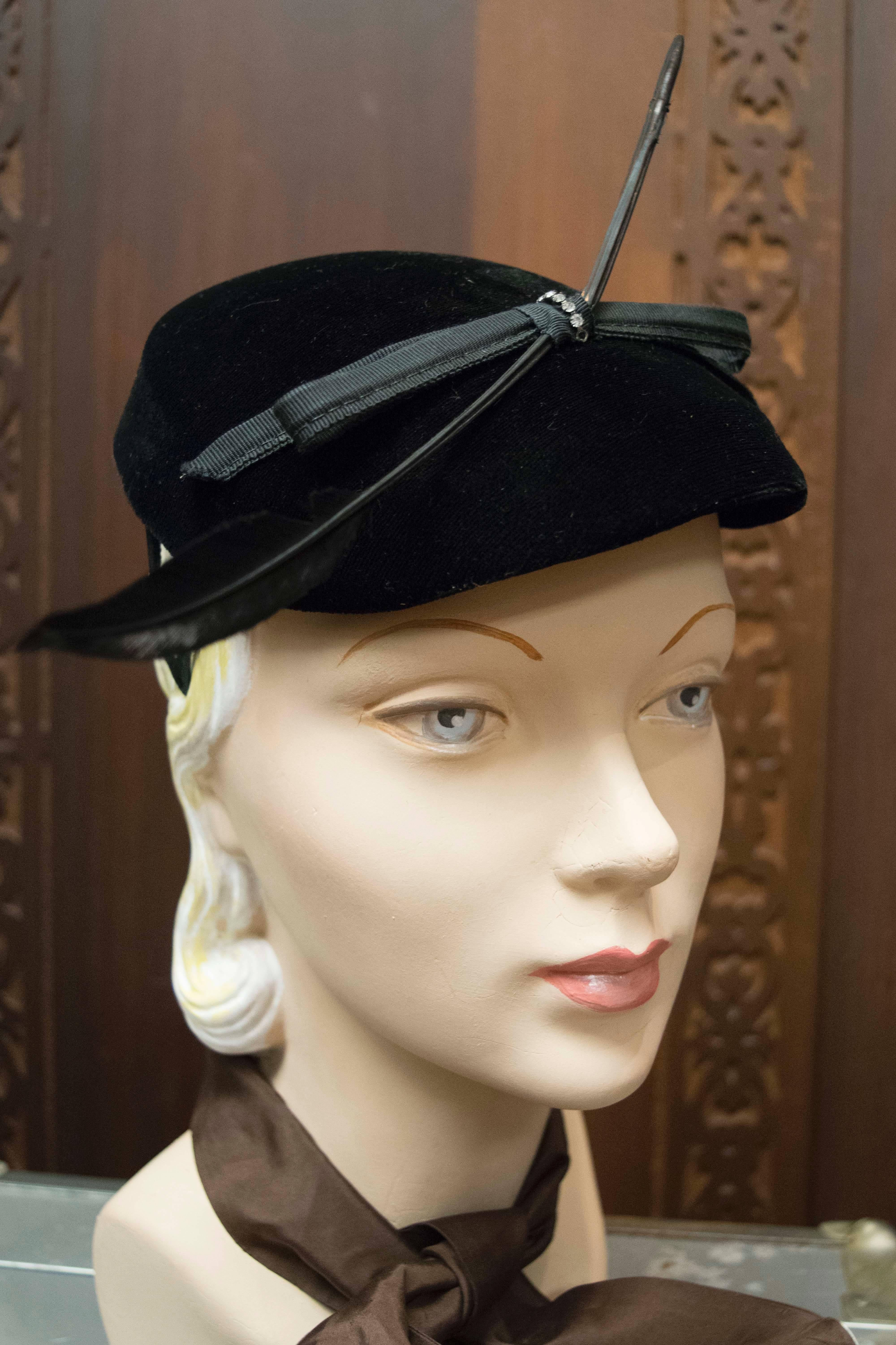 1950s Black Velvet Cocktail Hat  2