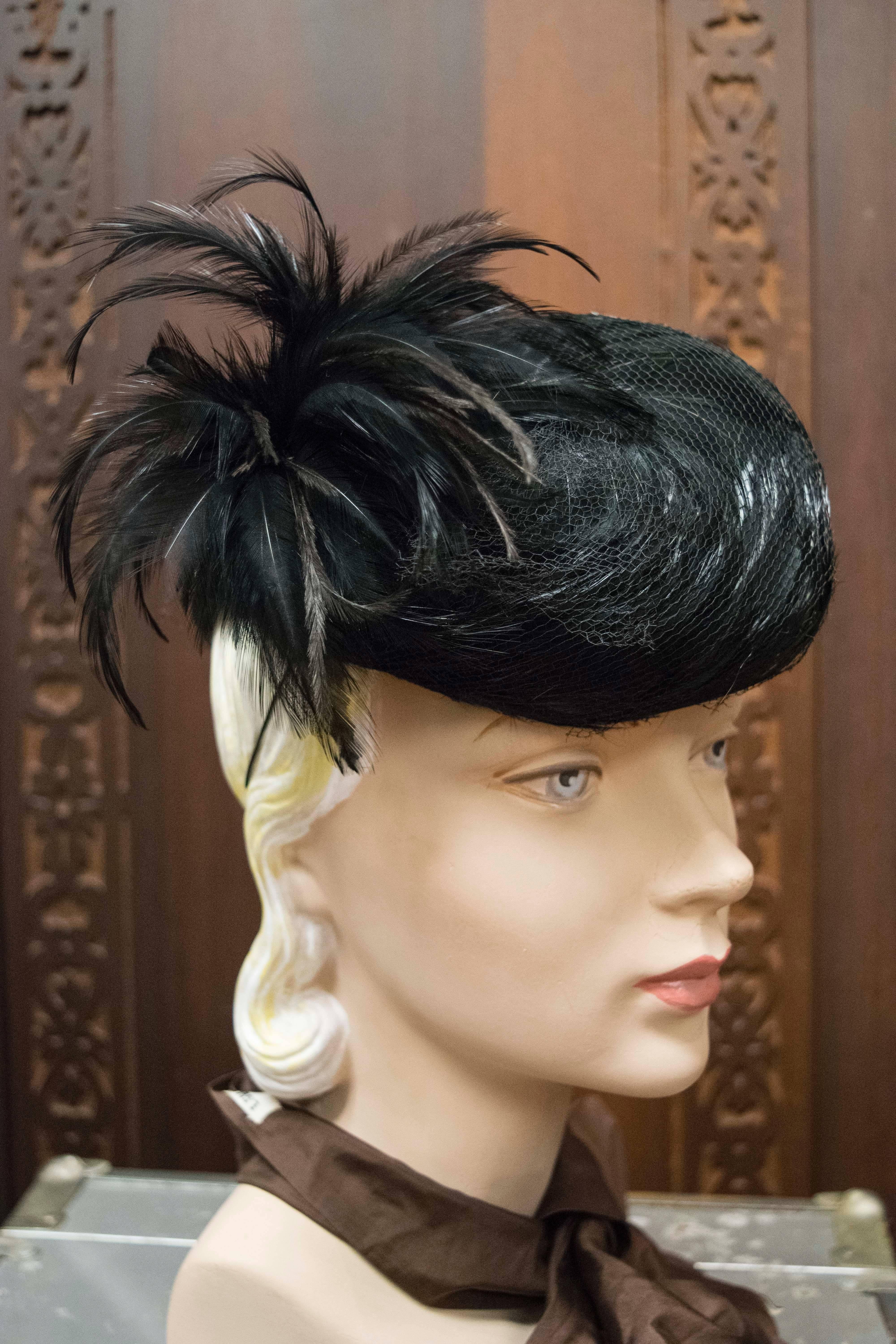 1940s Feather Cocktail hat In Excellent Condition In San Francisco, CA