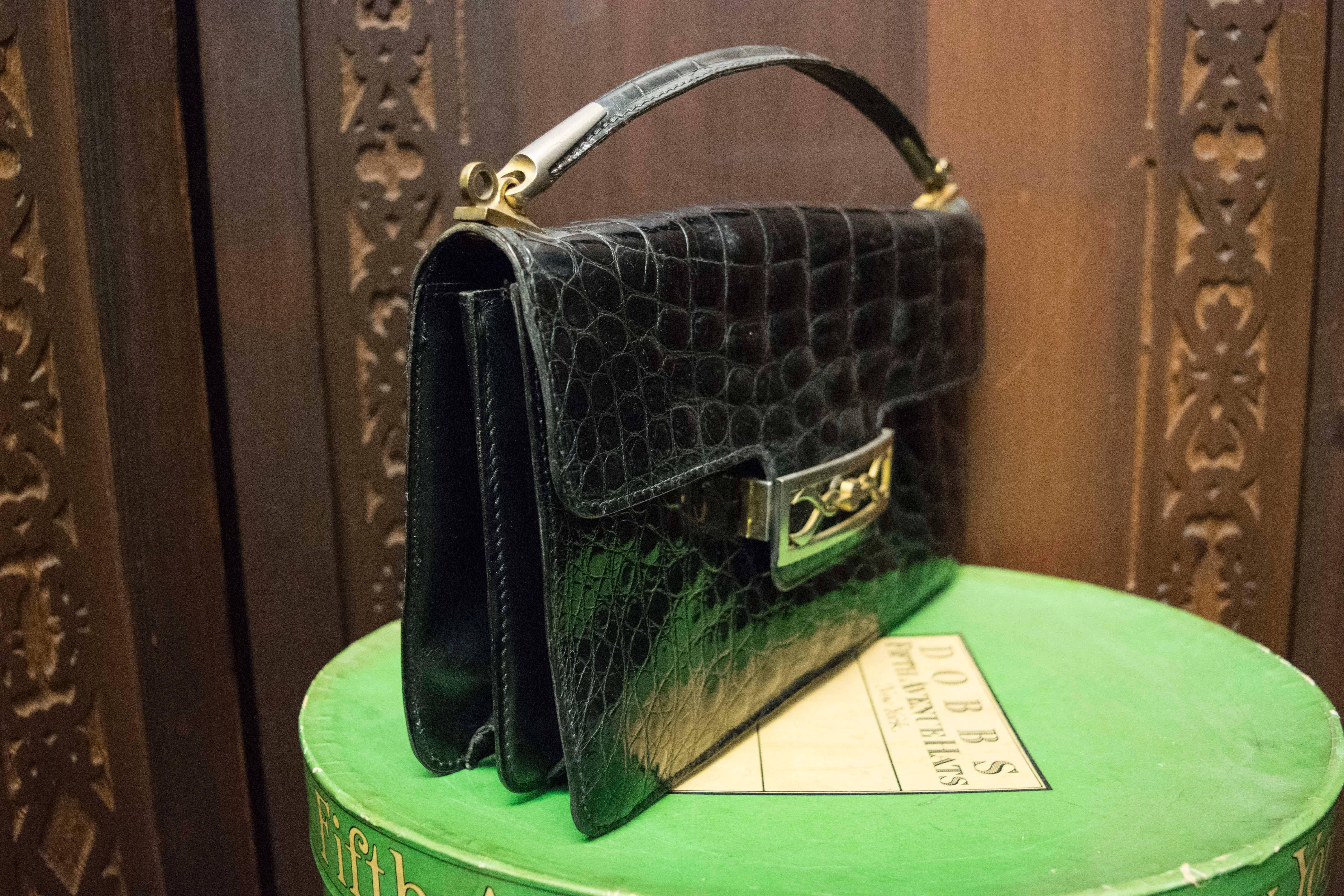 1940s Black Alligator Handbag In Good Condition For Sale In San Francisco, CA