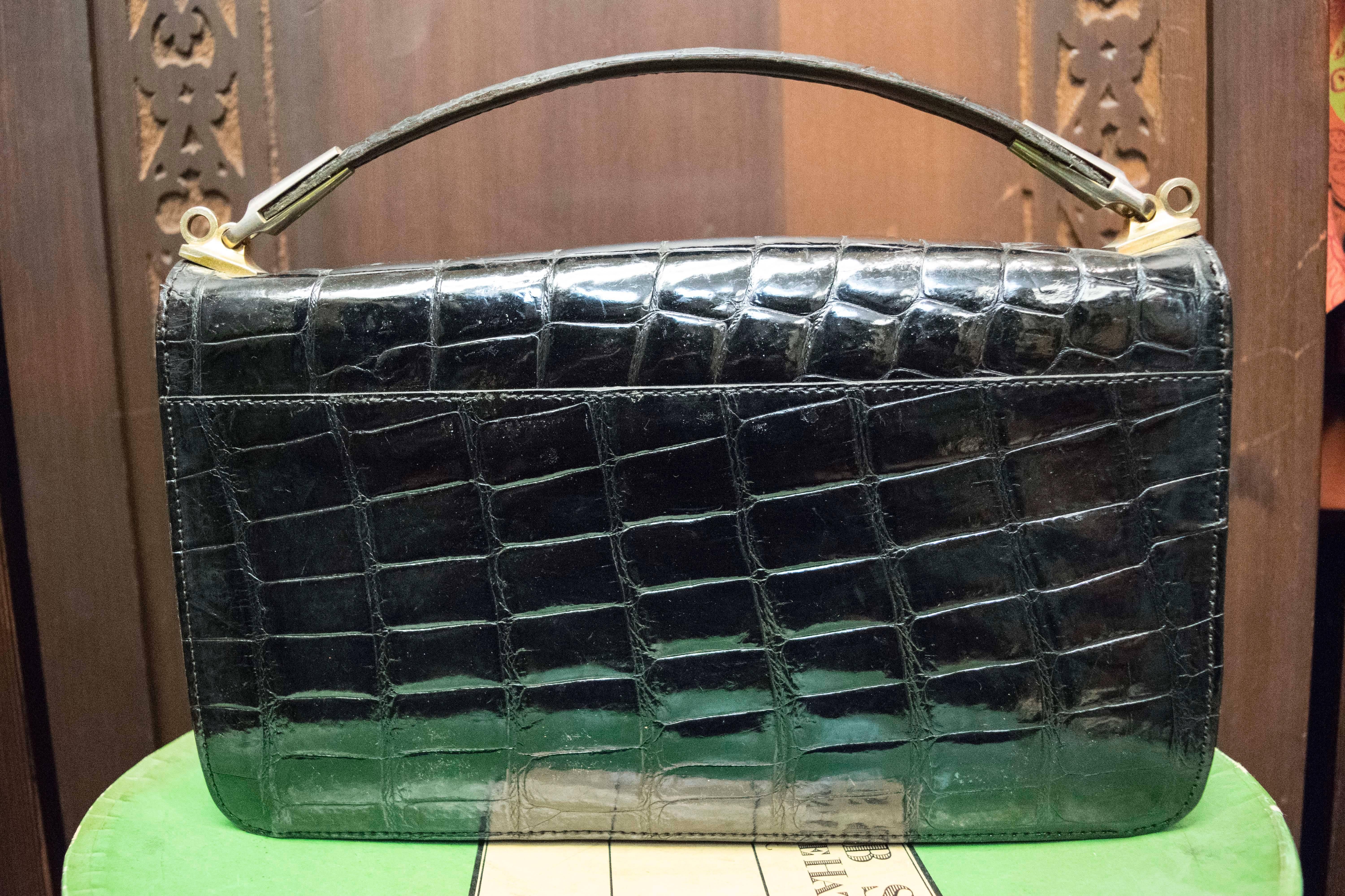 1940s Black Alligator Handbag For Sale 1