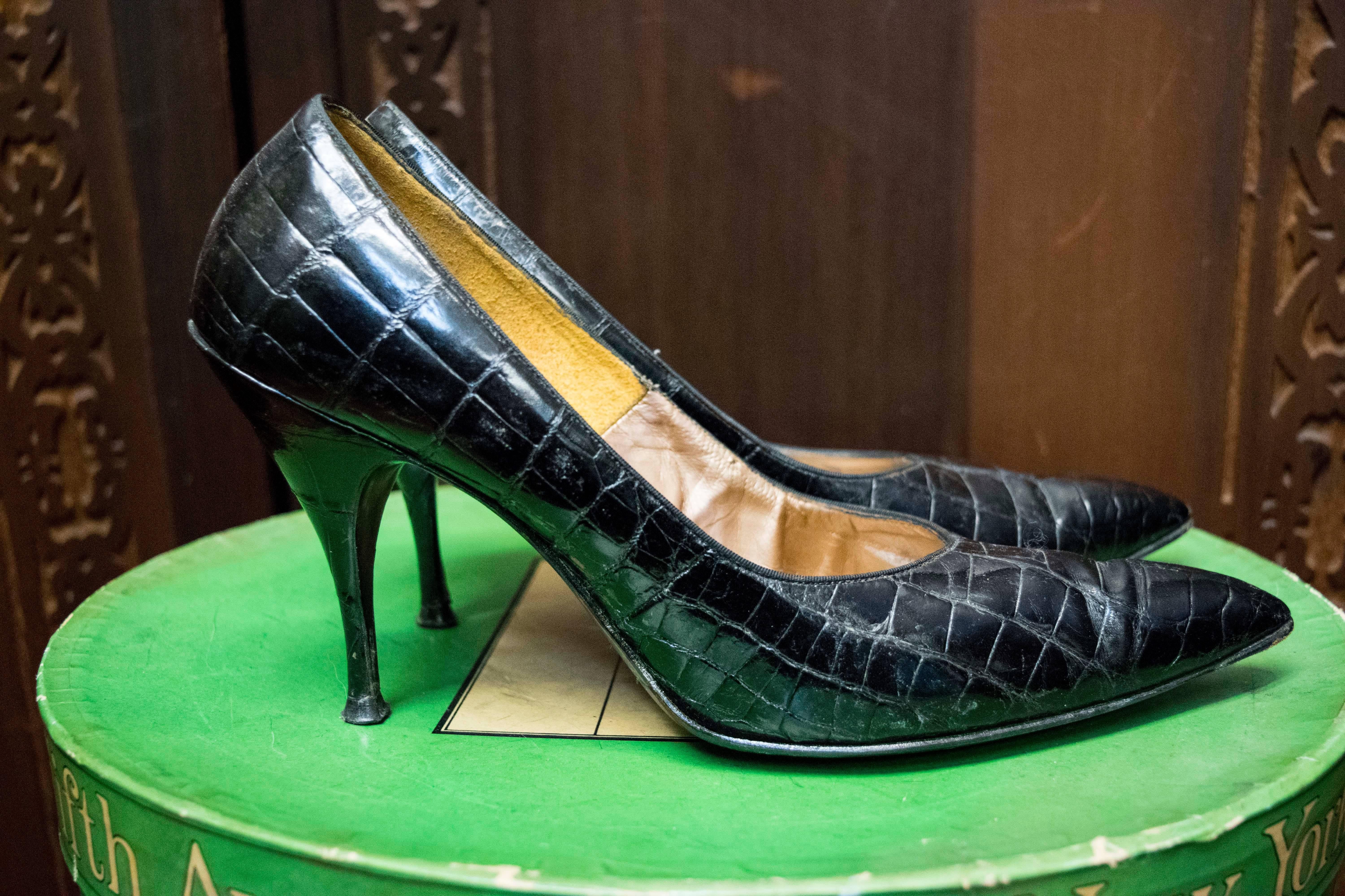 Schwarze Alligator-High Heels von Falenti aus den 1950er Jahren  Damen im Angebot