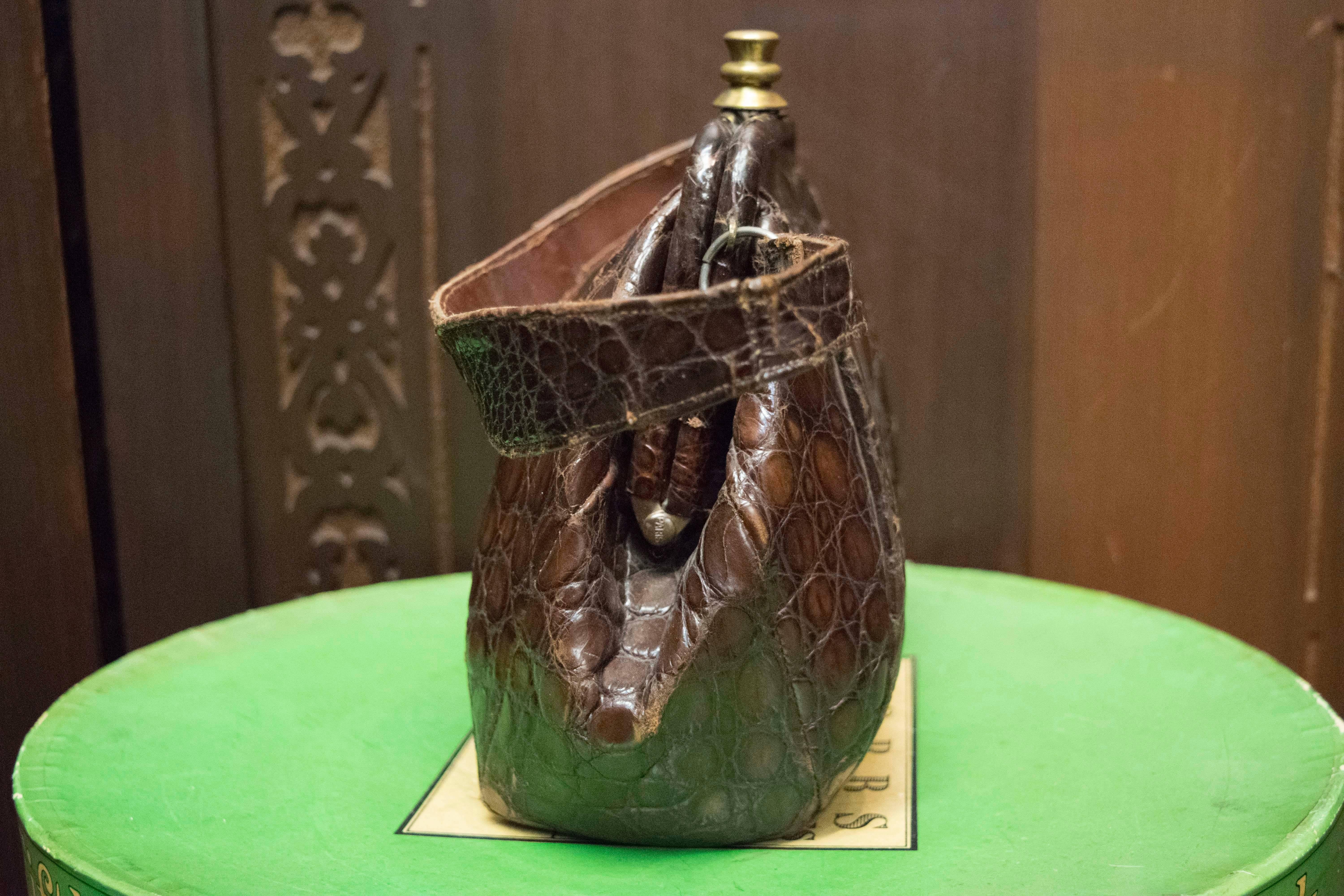 alligator shaped purse
