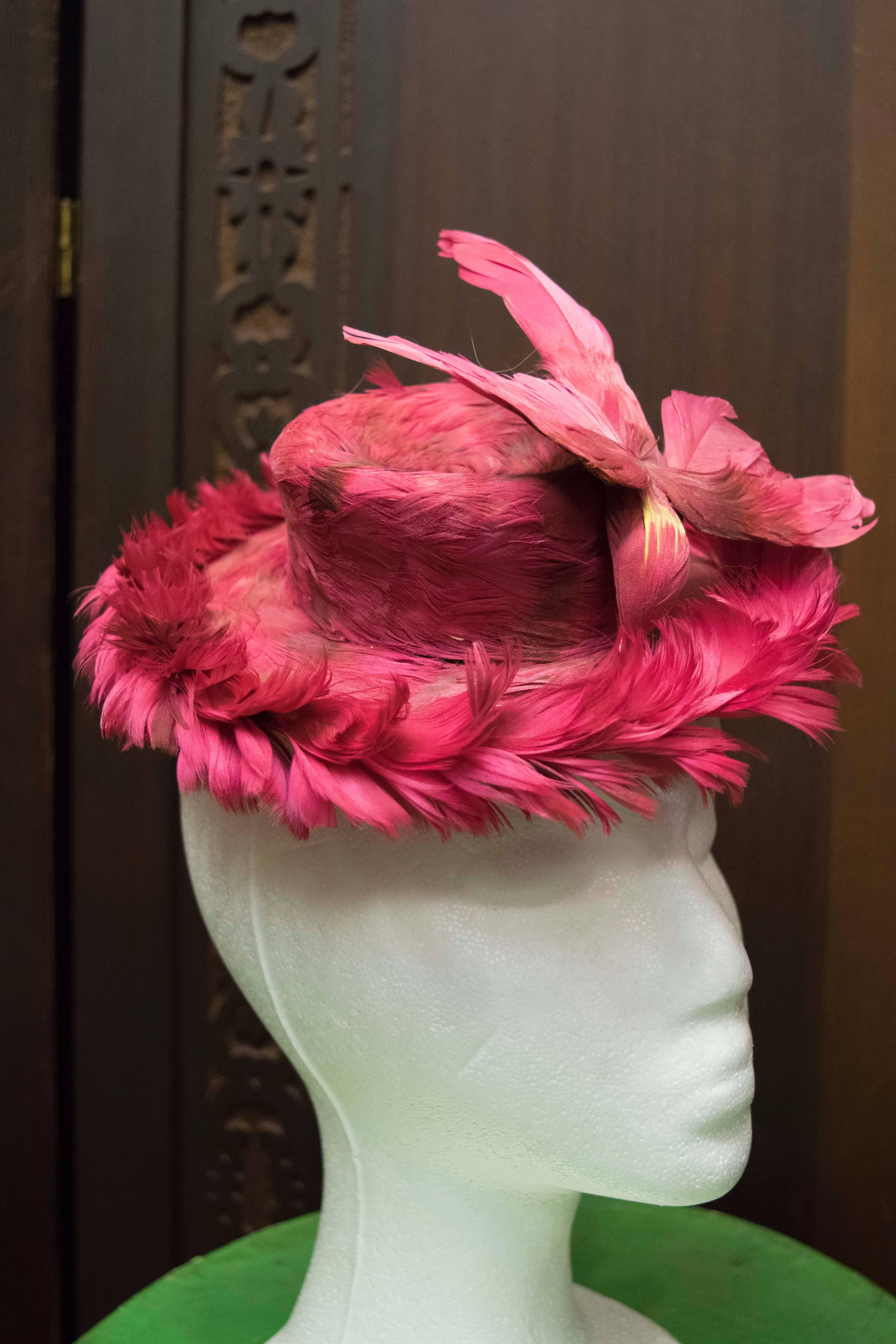 1940s Fuchsia Feathered Toy Hat  In Excellent Condition In San Francisco, CA
