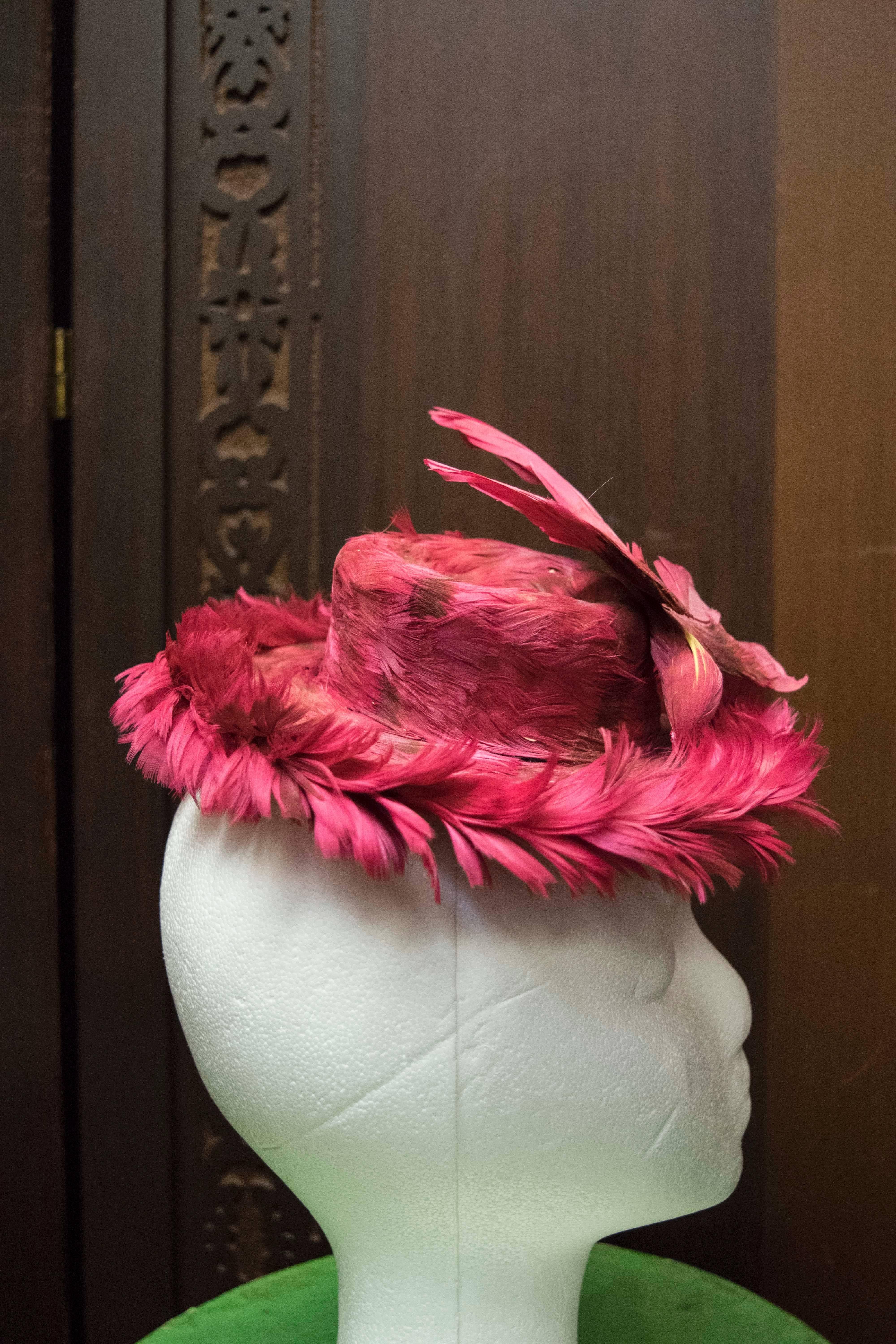 1940s Fuchsia Feathered Toy Hat 

