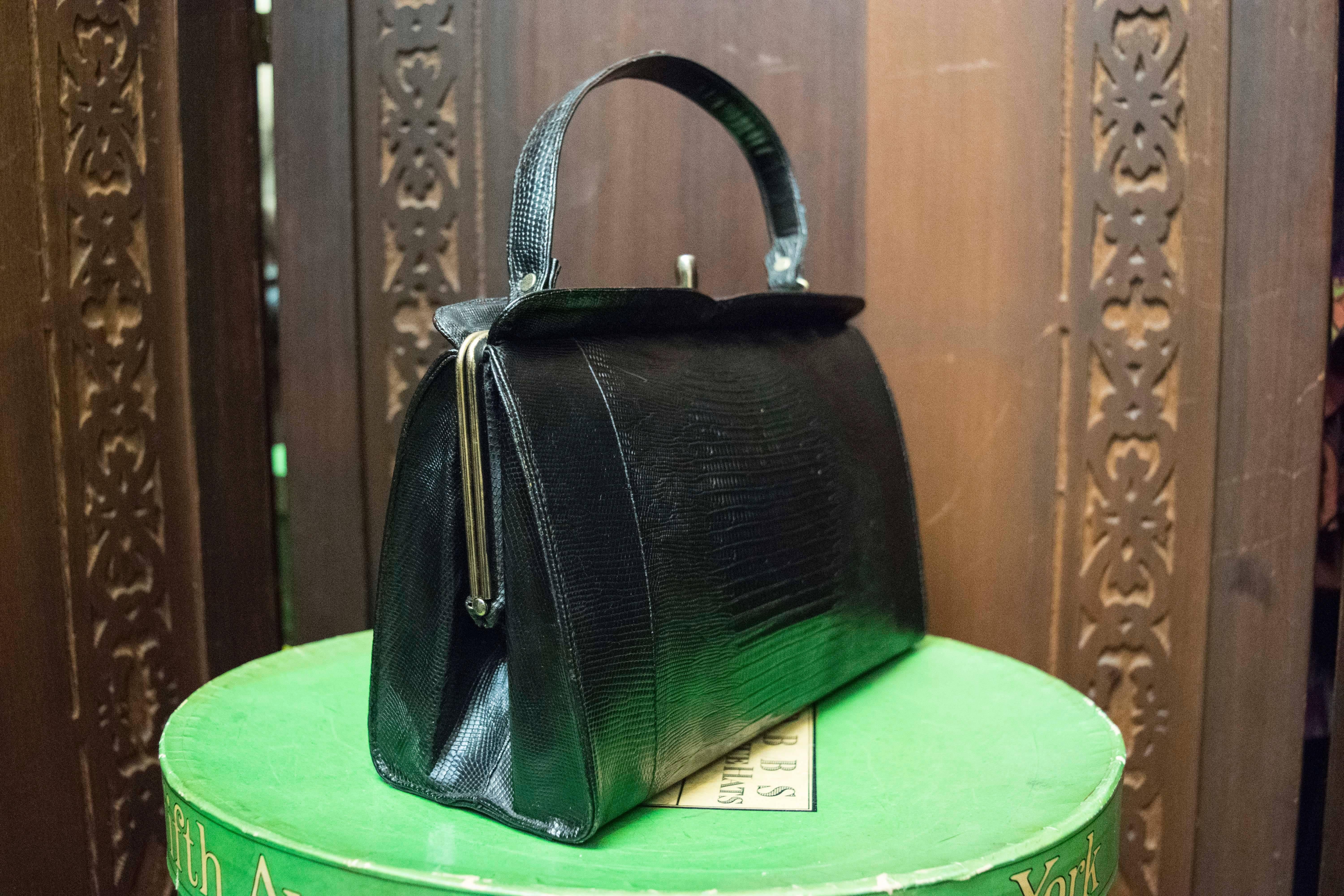 1950s Black Lizard Handbag In Excellent Condition In San Francisco, CA