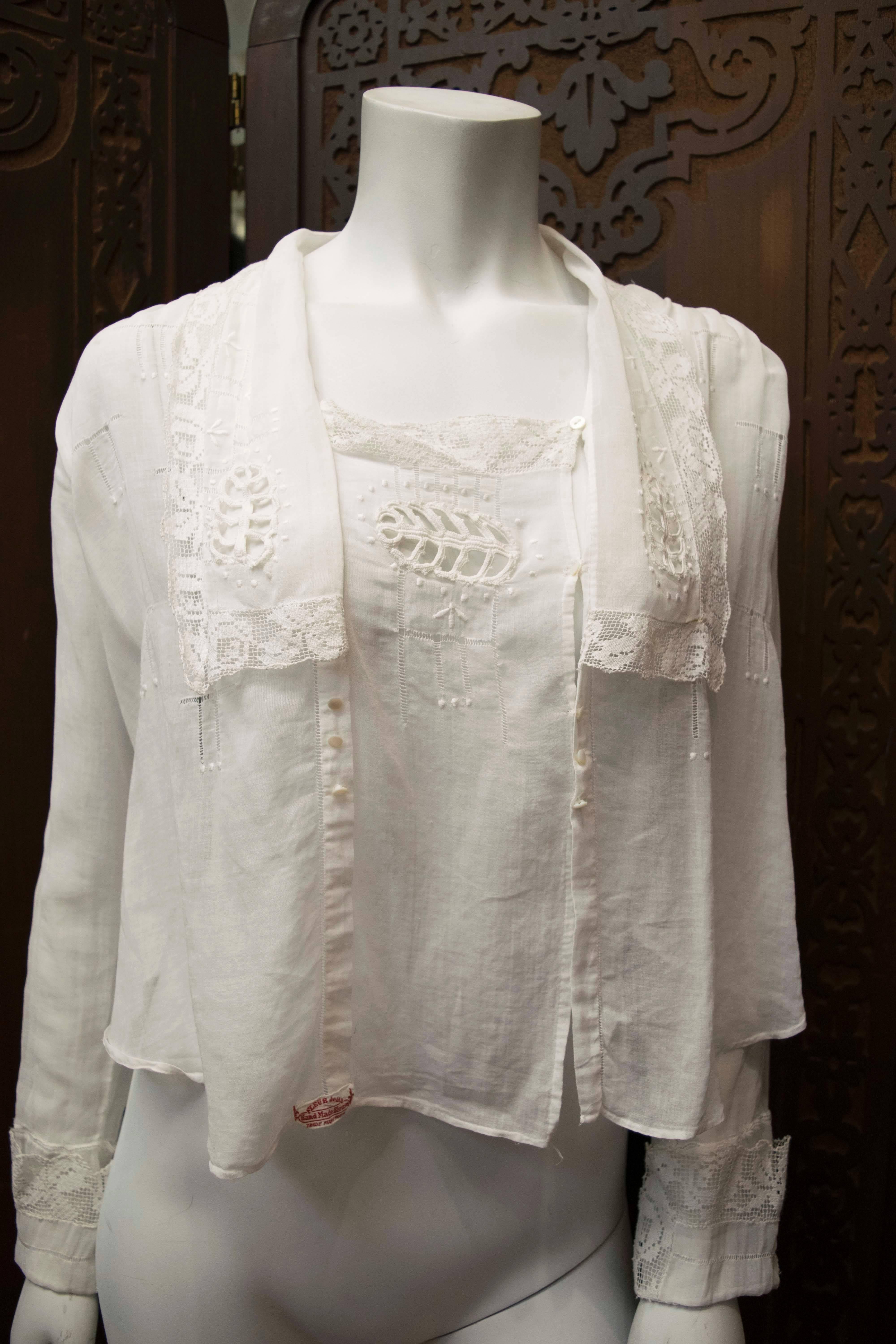 1910s White Lace Blouse 

B 36
W 37
L 17