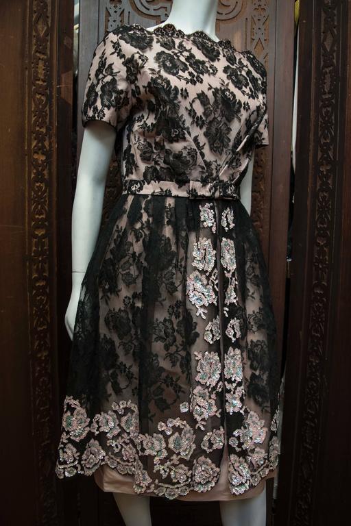 Small 1950s Abstract Textured Cocktail Dress Black Pink Metallic Elbow Sleeve Pleated Skirt