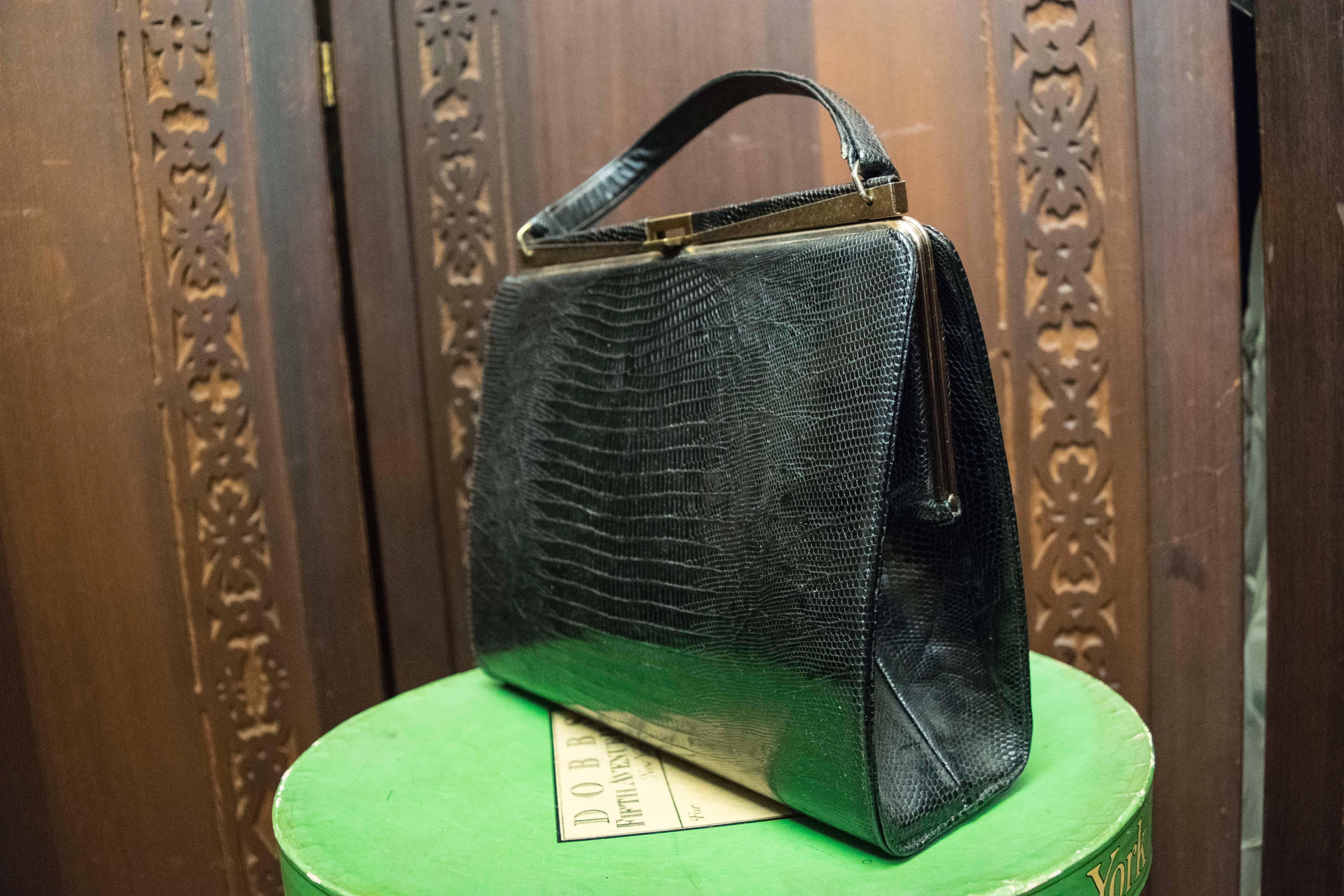 1950s Black Lizard Handbag In Excellent Condition In San Francisco, CA