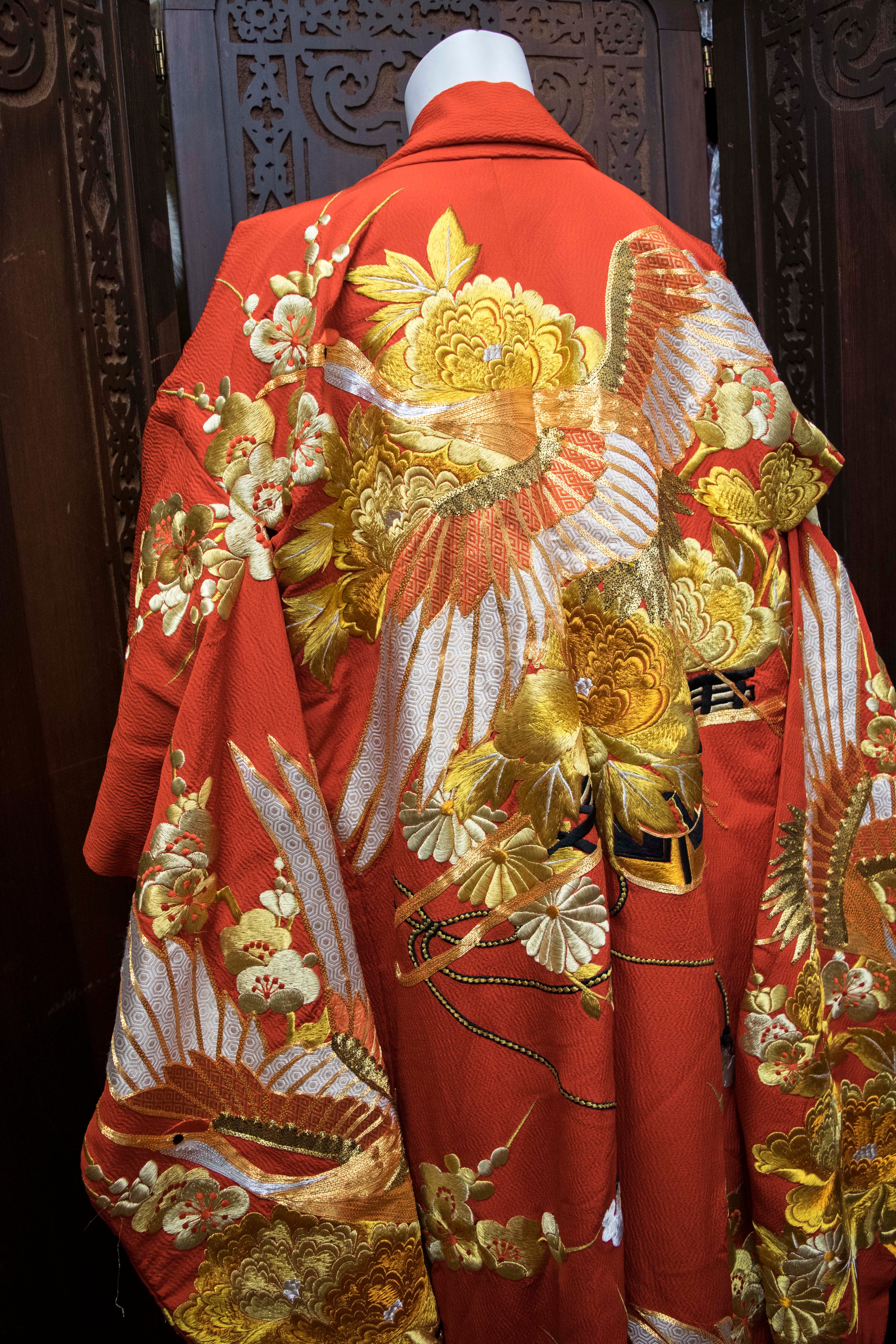 Red and Gold Ceremonial Kimono at 1stDibs | red and gold kimono, kimono red  and gold, kimono ceremonial