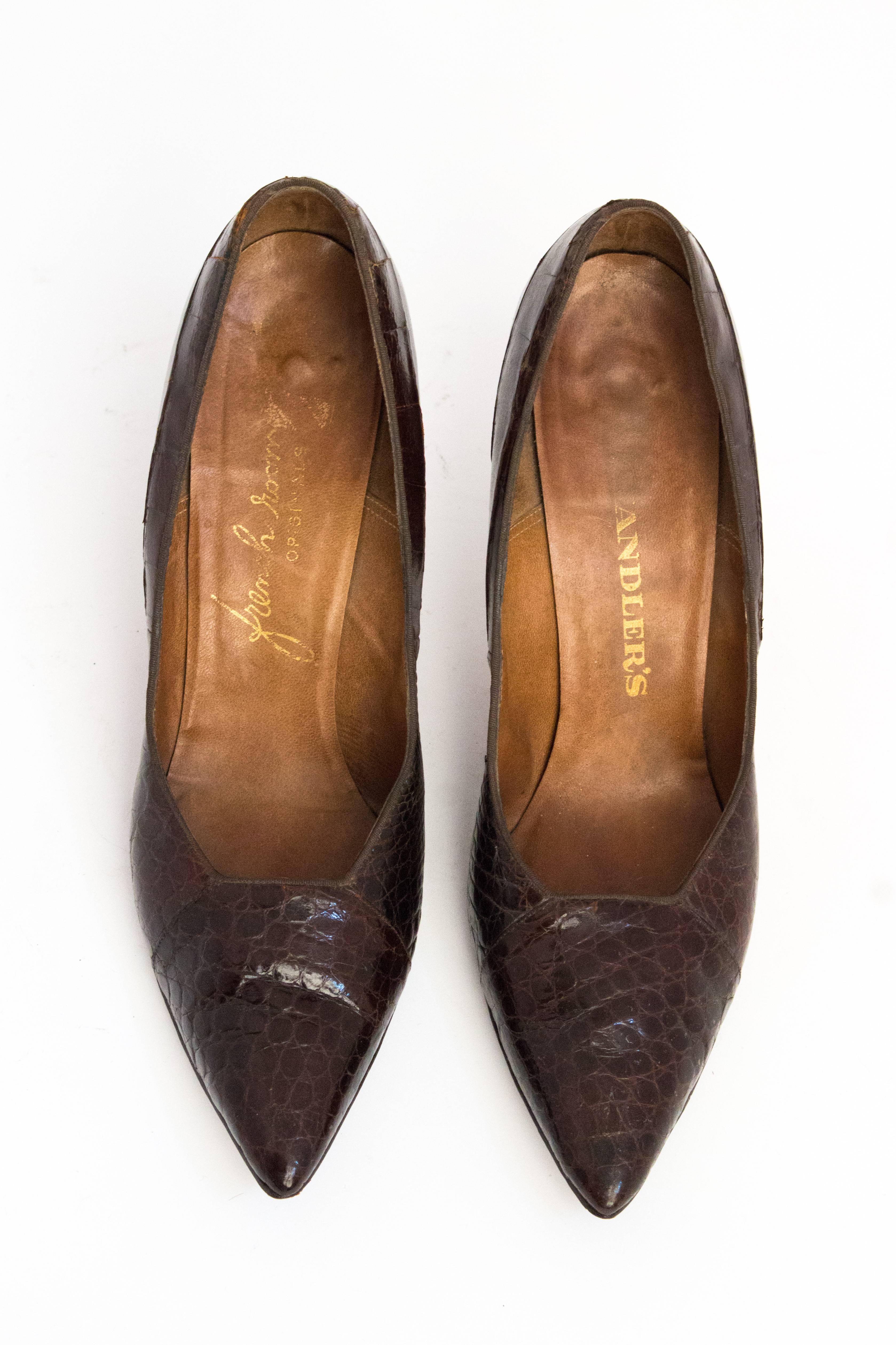 60s chocolate brown alligator pointed toe stilettos. Pieced toe box construction. Leather soles. Original heel caps. 

Measurements:
Insole: 10 1/4