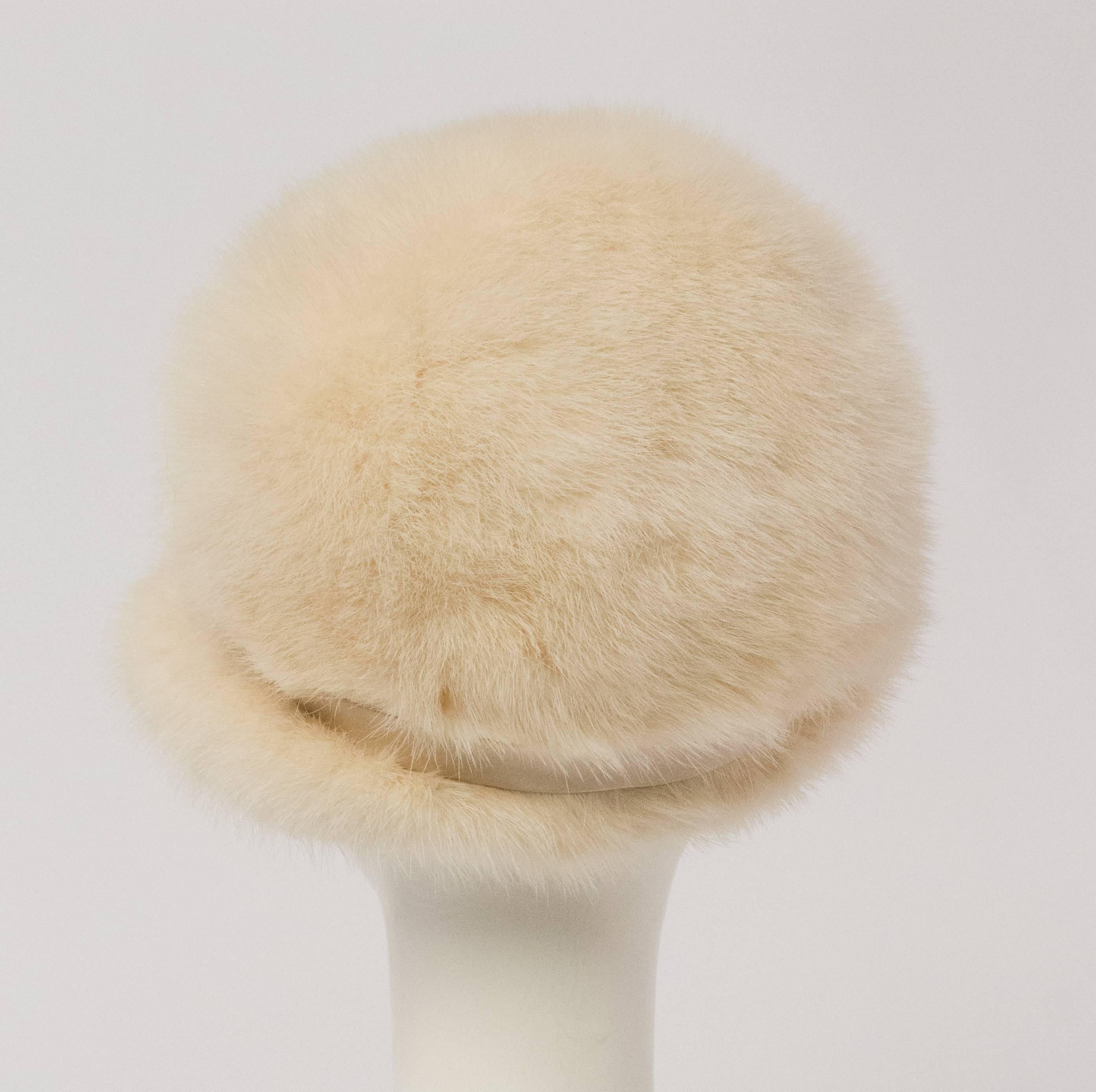 60s Cream Mink Hat with Satin Band & Bow  In Excellent Condition In San Francisco, CA