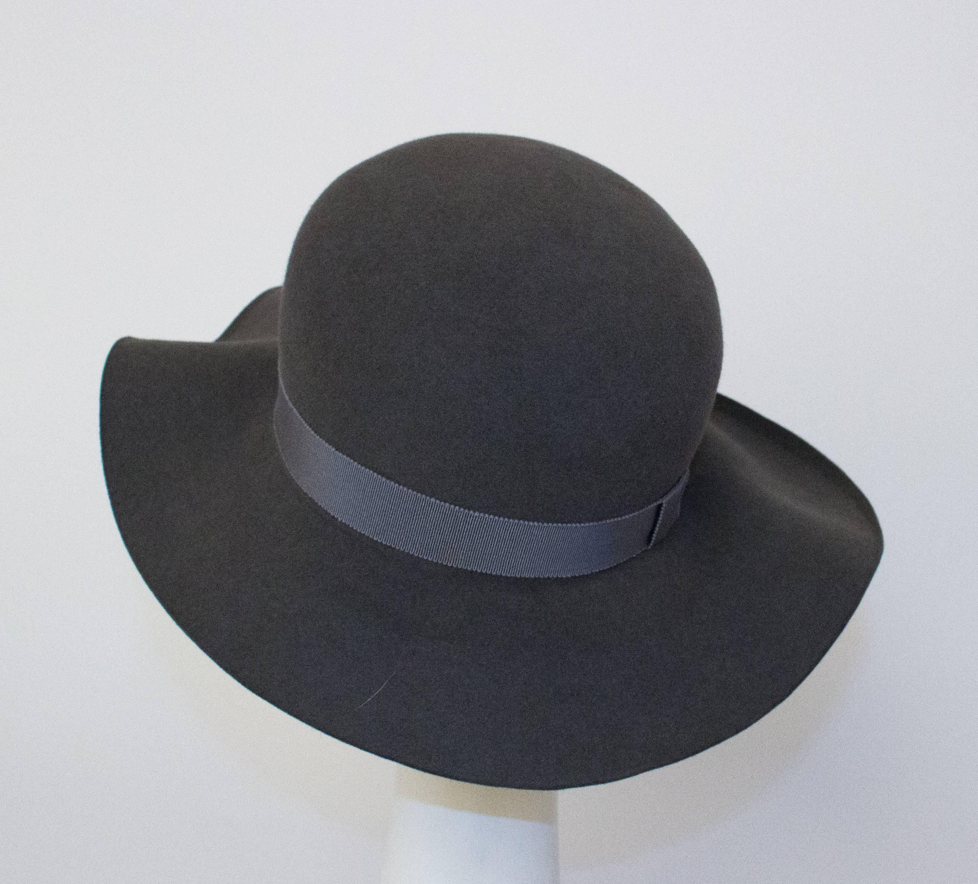 80s Giorgio Armani Grey Felt Floppy Hat  In Excellent Condition In San Francisco, CA