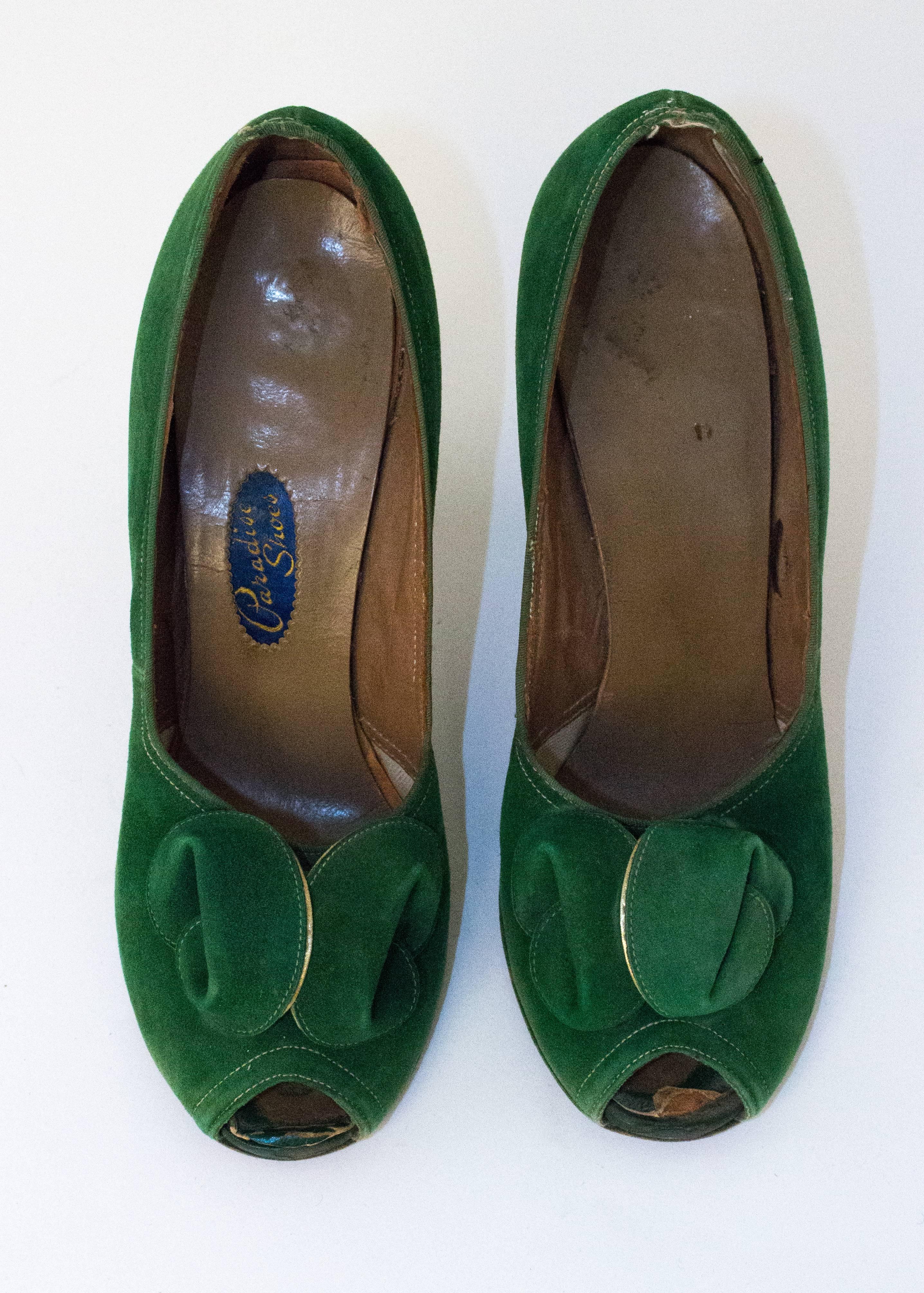 30s Paradise Shoes Green suede Heel. Measures 9inches long from heel to toe.