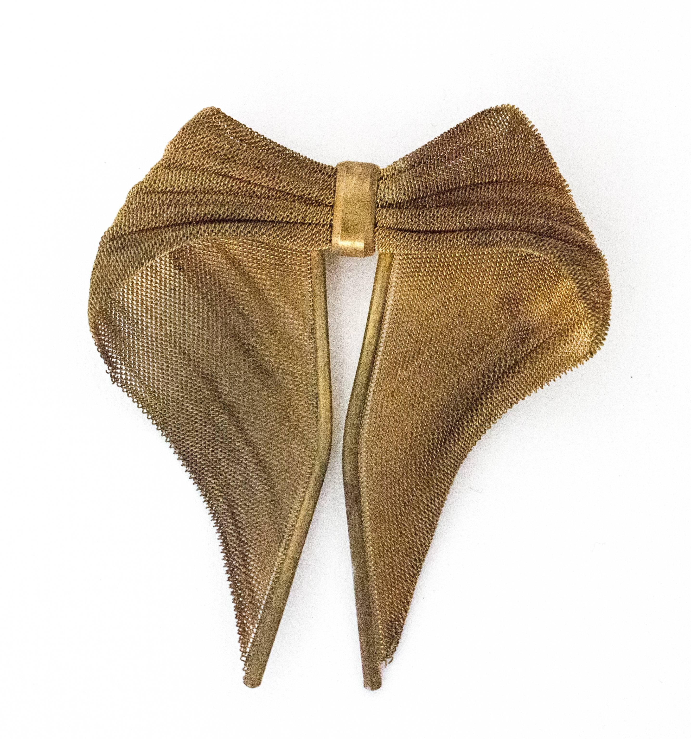 40s Gold Mesh Ribbon Brooch In Good Condition In San Francisco, CA