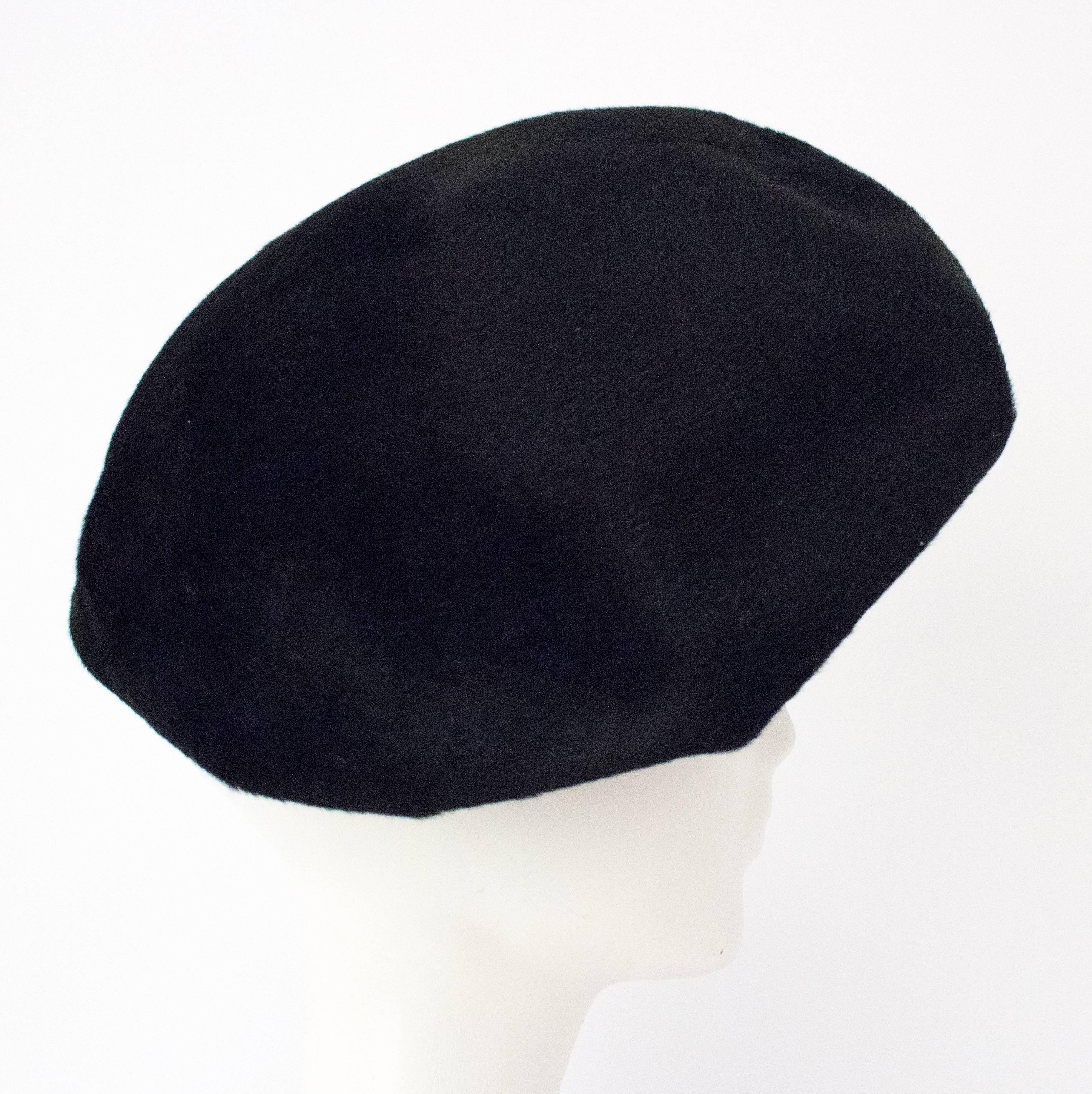 30s Hattie Carnegie Black Fur Felt Beret Style Hat In Excellent Condition In San Francisco, CA