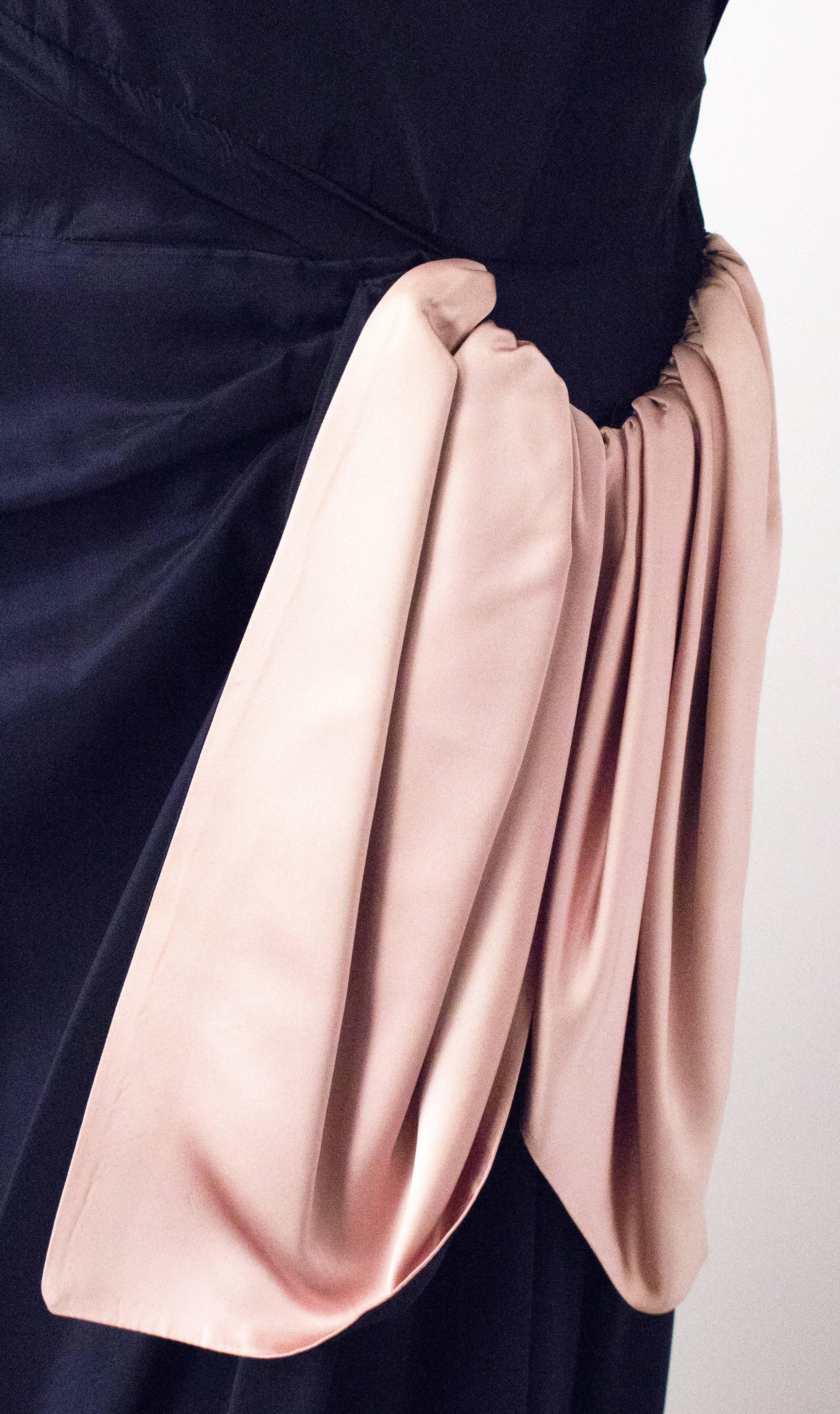 50s Navy Taffeta Strapless Gown with Pink Satin Hip & Bust Bow In Excellent Condition For Sale In San Francisco, CA