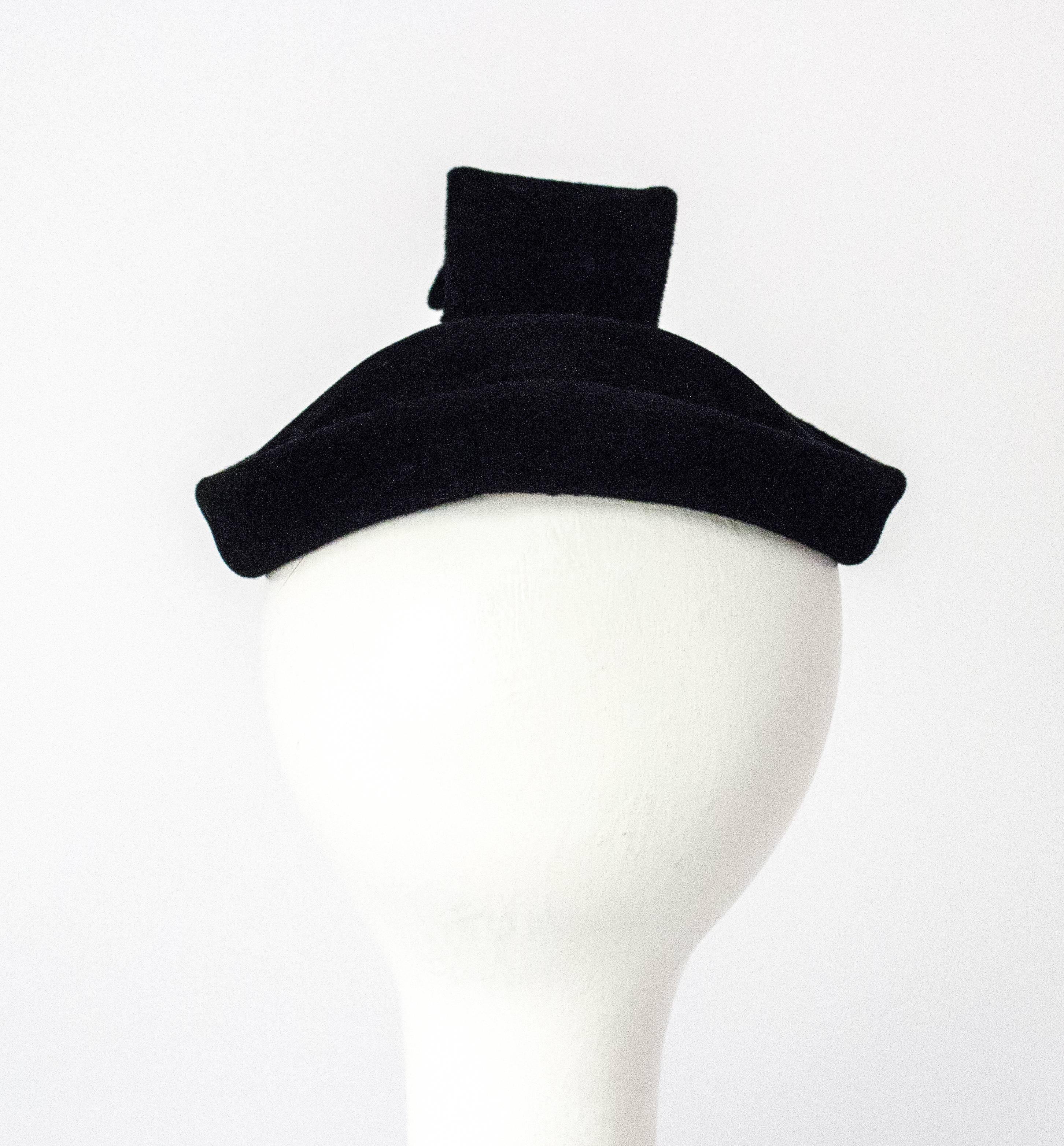 50s Velvet Curl Cocktail Hat In Excellent Condition In San Francisco, CA