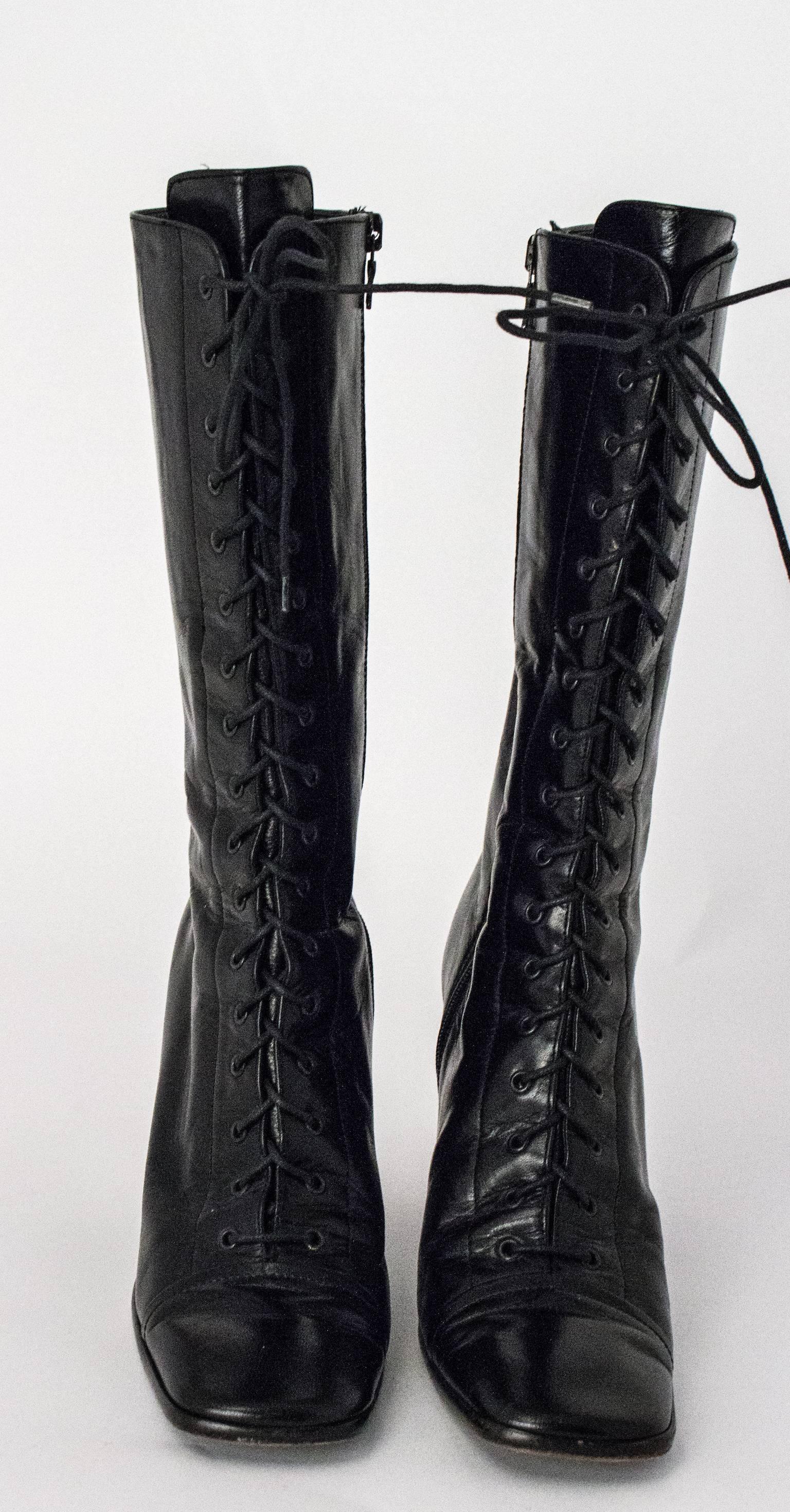 1990s black leather lace square toe boots. 2 1/2