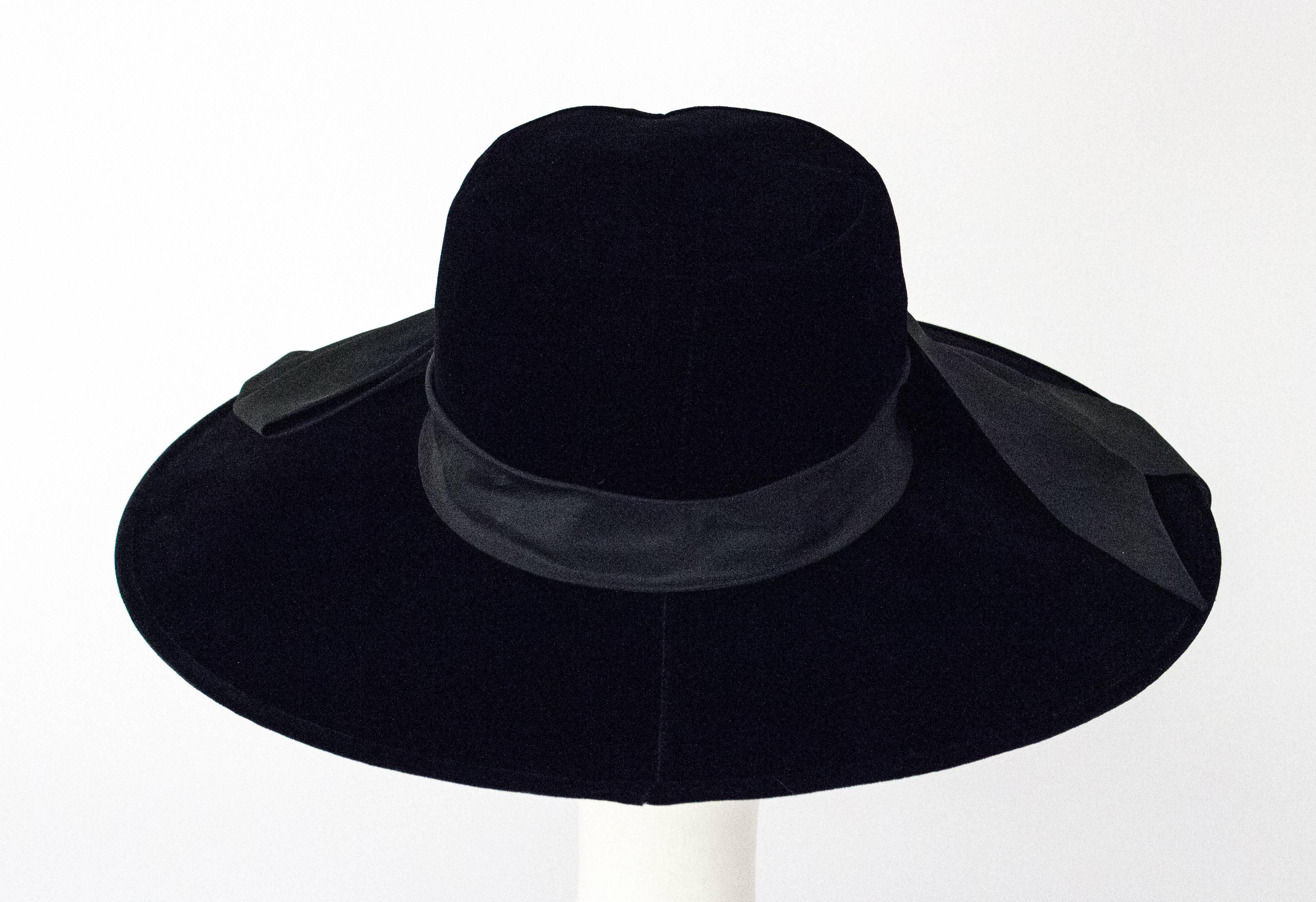 audrey hepburn black hat