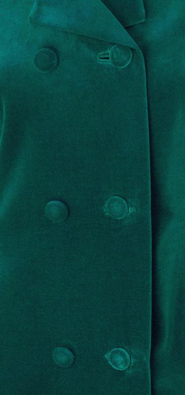 50s Green Silk Velvet Coat In Good Condition For Sale In San Francisco, CA