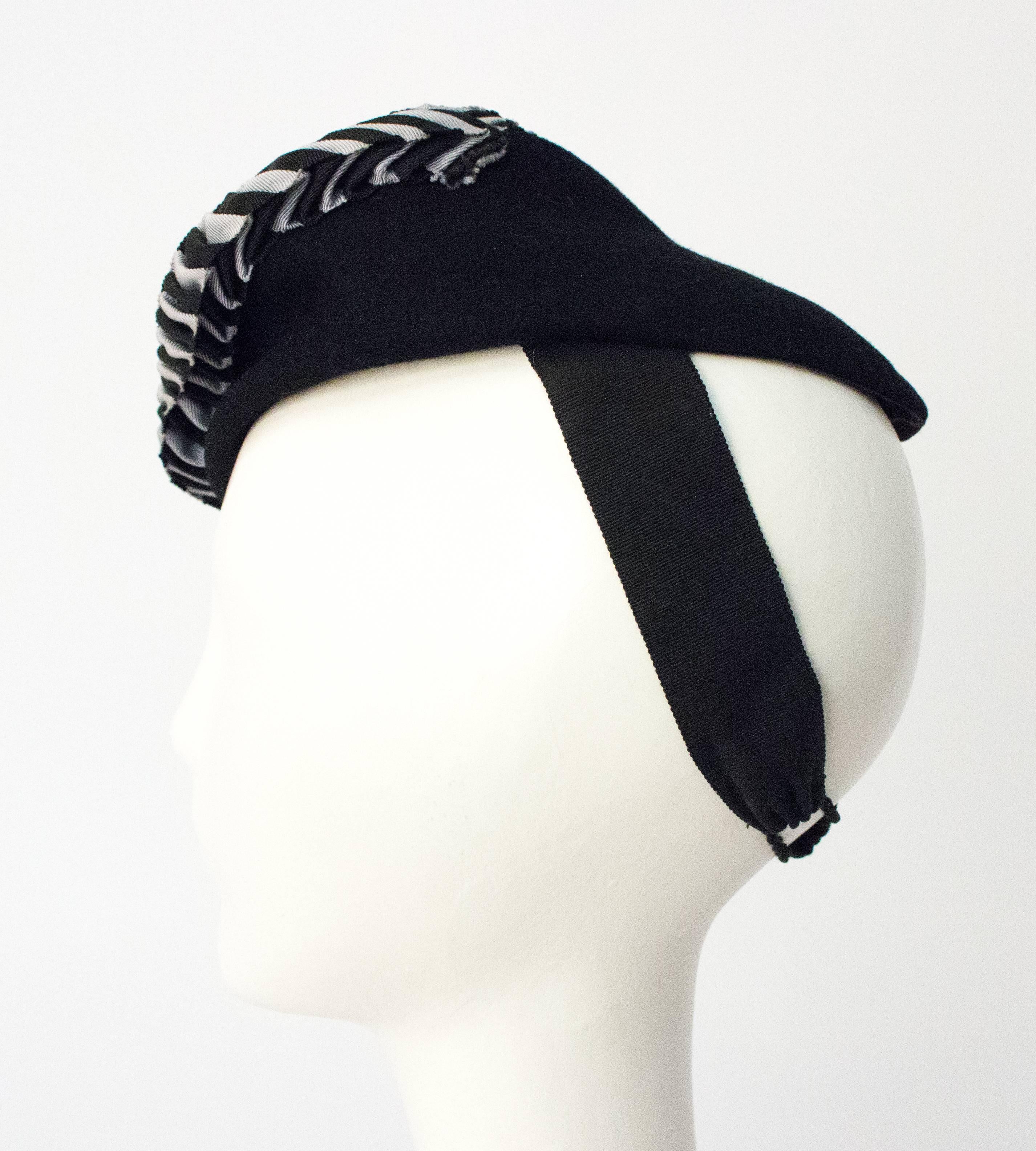 Women's 30 Black and White Swirl Fashion Hat