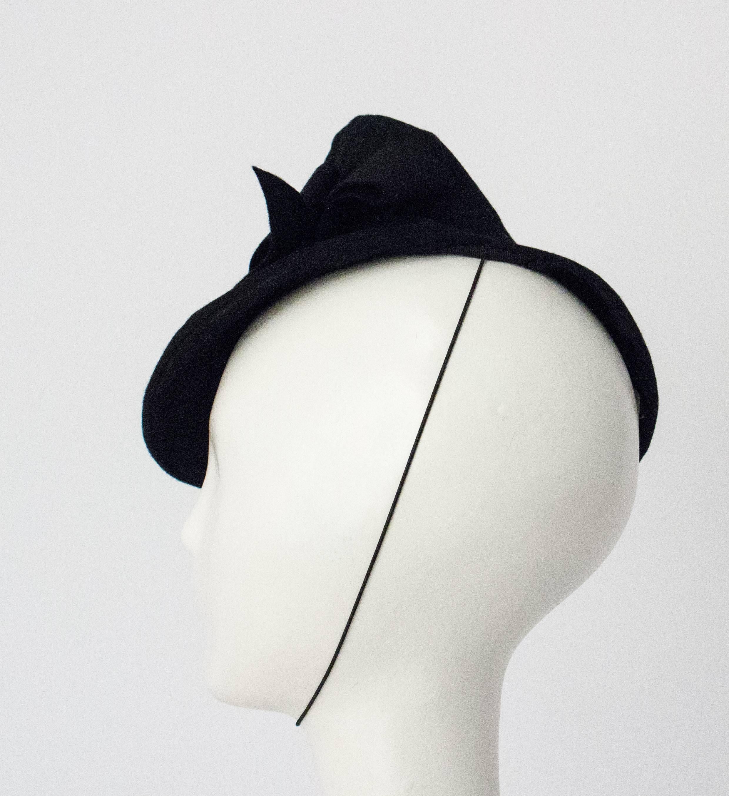 40s Black Felt Fan Style Fashion Hat In Excellent Condition In San Francisco, CA