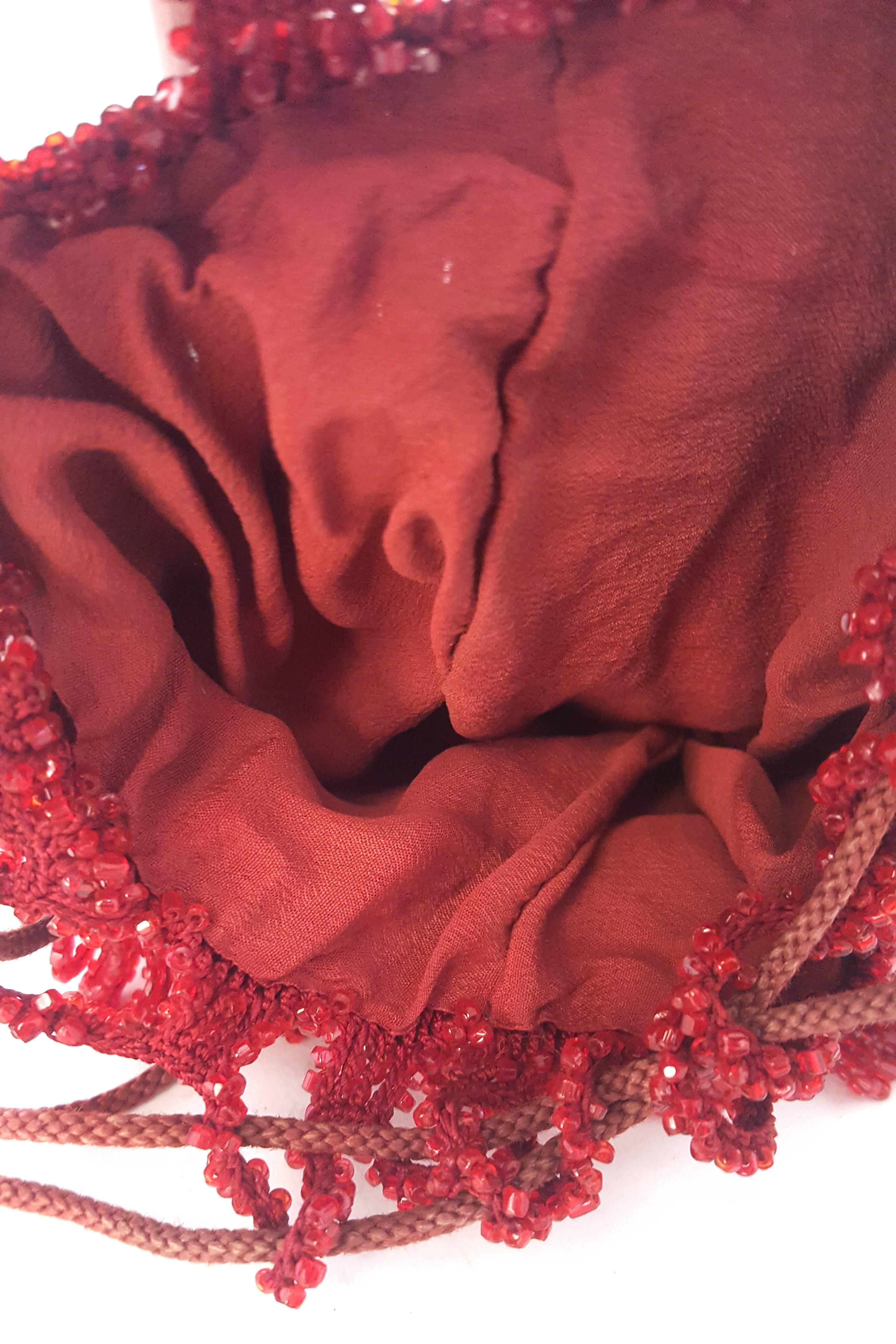 Rouge Sac à main à cordon perlé rouge des années 20 en vente