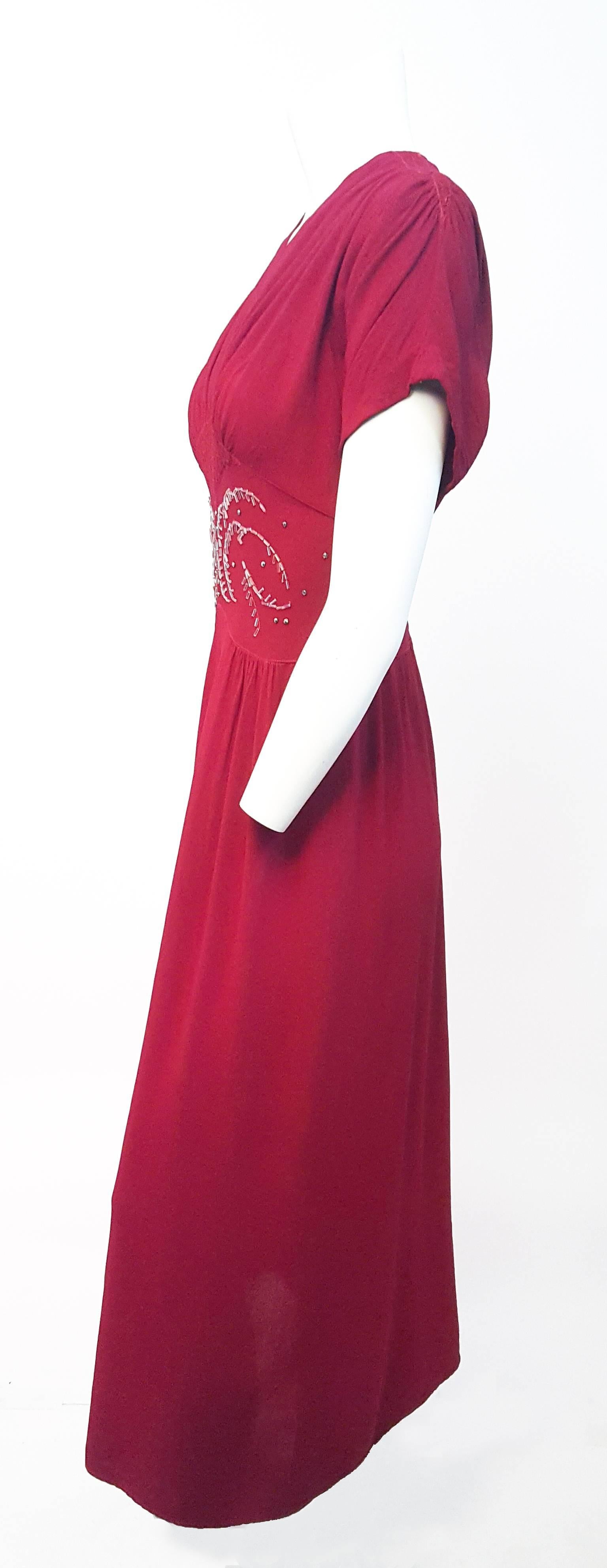 30s/40s Red Knit Jersey Dress w/ Bead Detail In Excellent Condition In San Francisco, CA