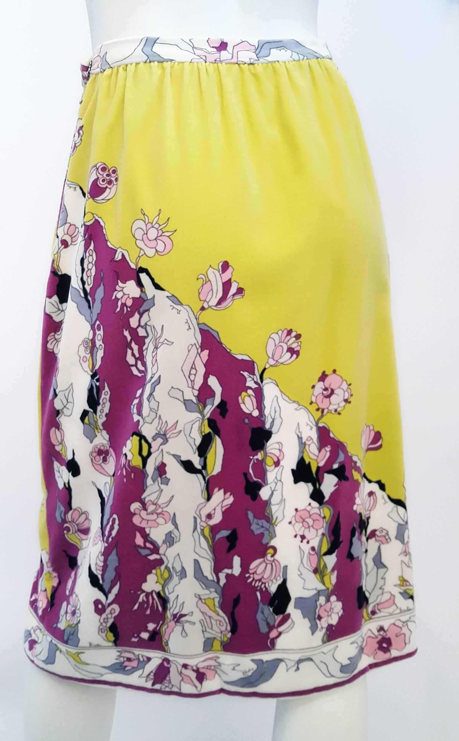 Velvet Pucci Skirt with Floral Print. Marked size 12. Made in Italy. Side zip closure. 