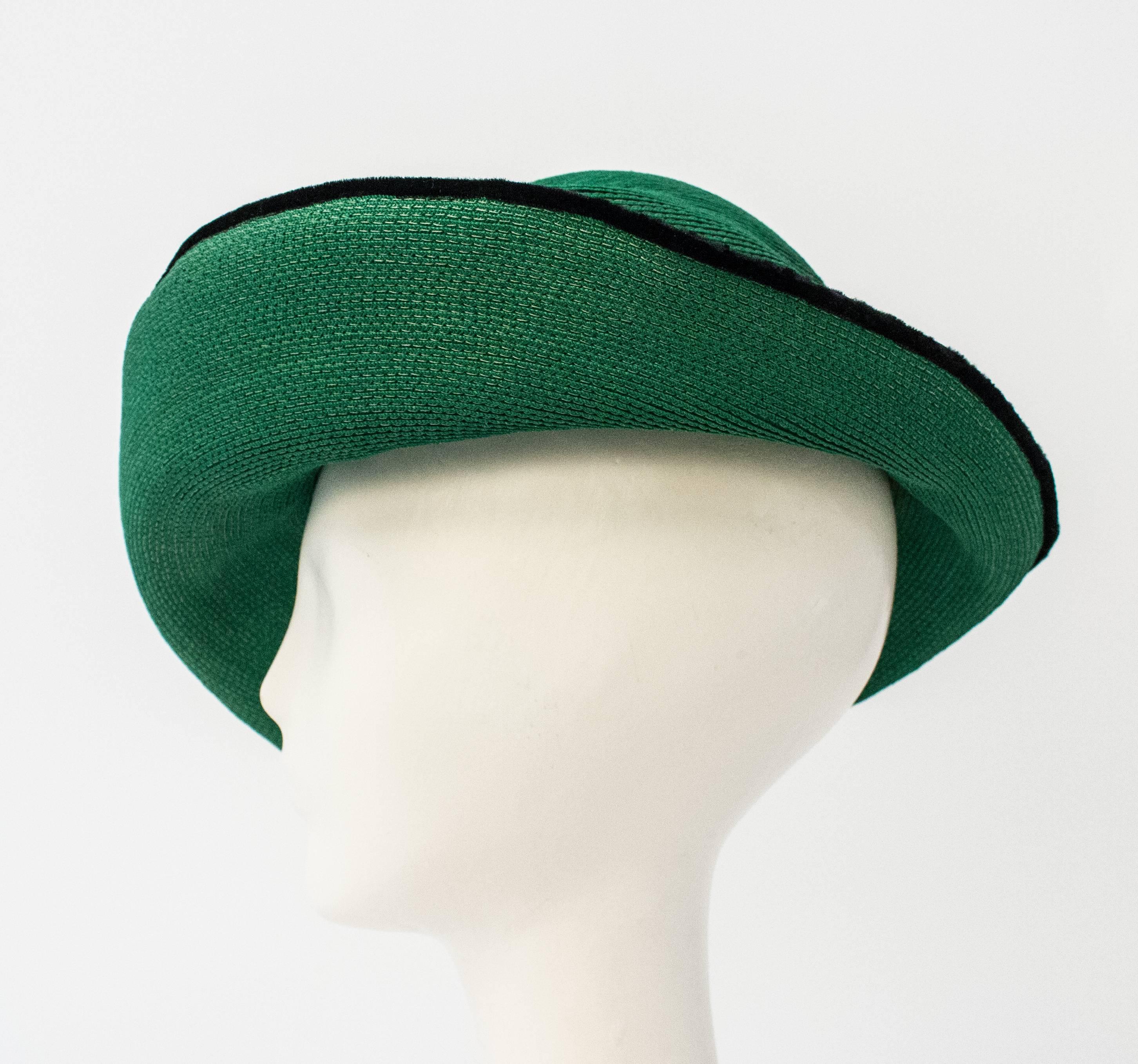 40s Green Straw Hat w/ Black Velvet Trim. 22 1/2" circumference. 