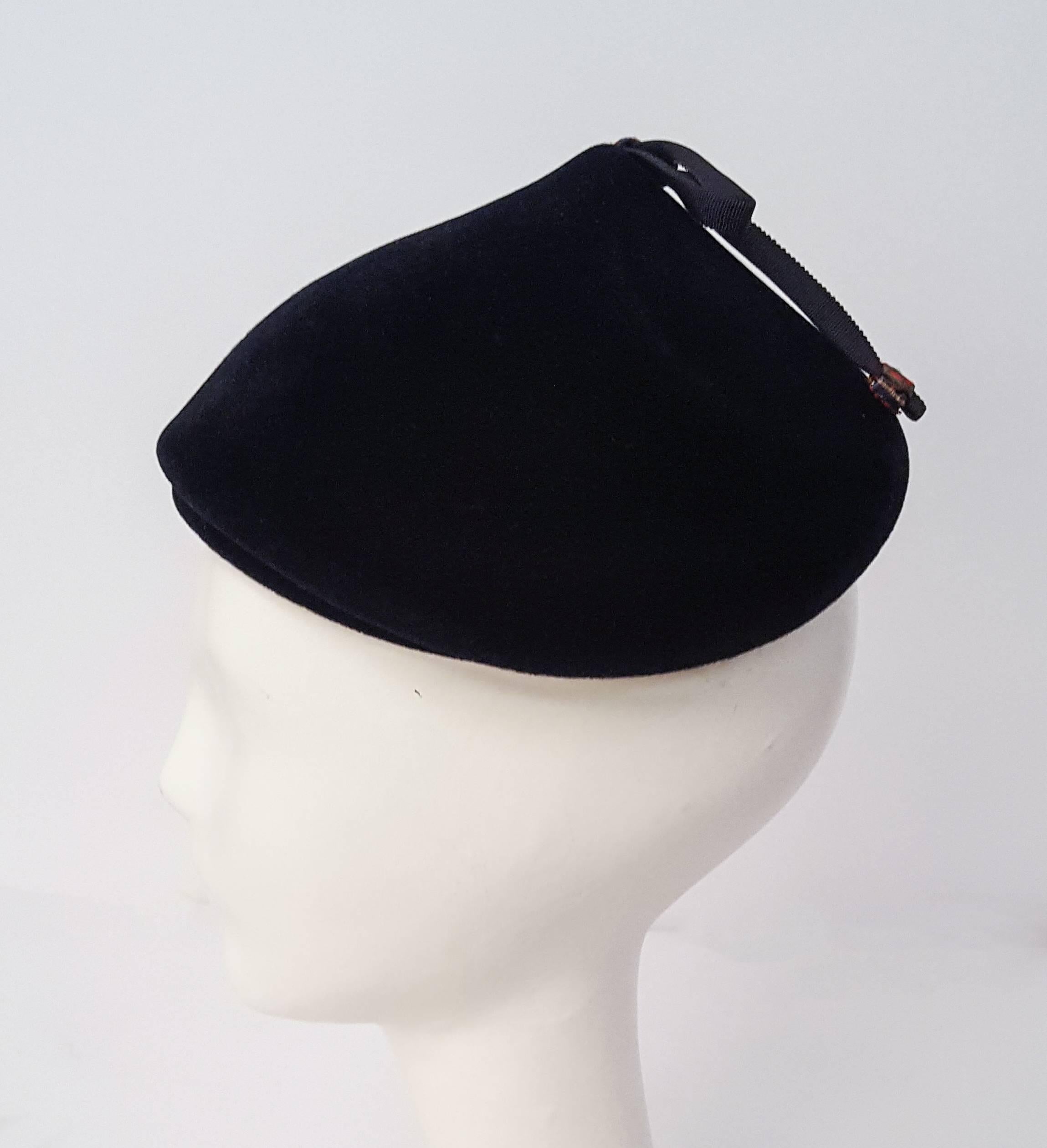 50s Navy Felt Cap With Bow  In Good Condition In San Francisco, CA