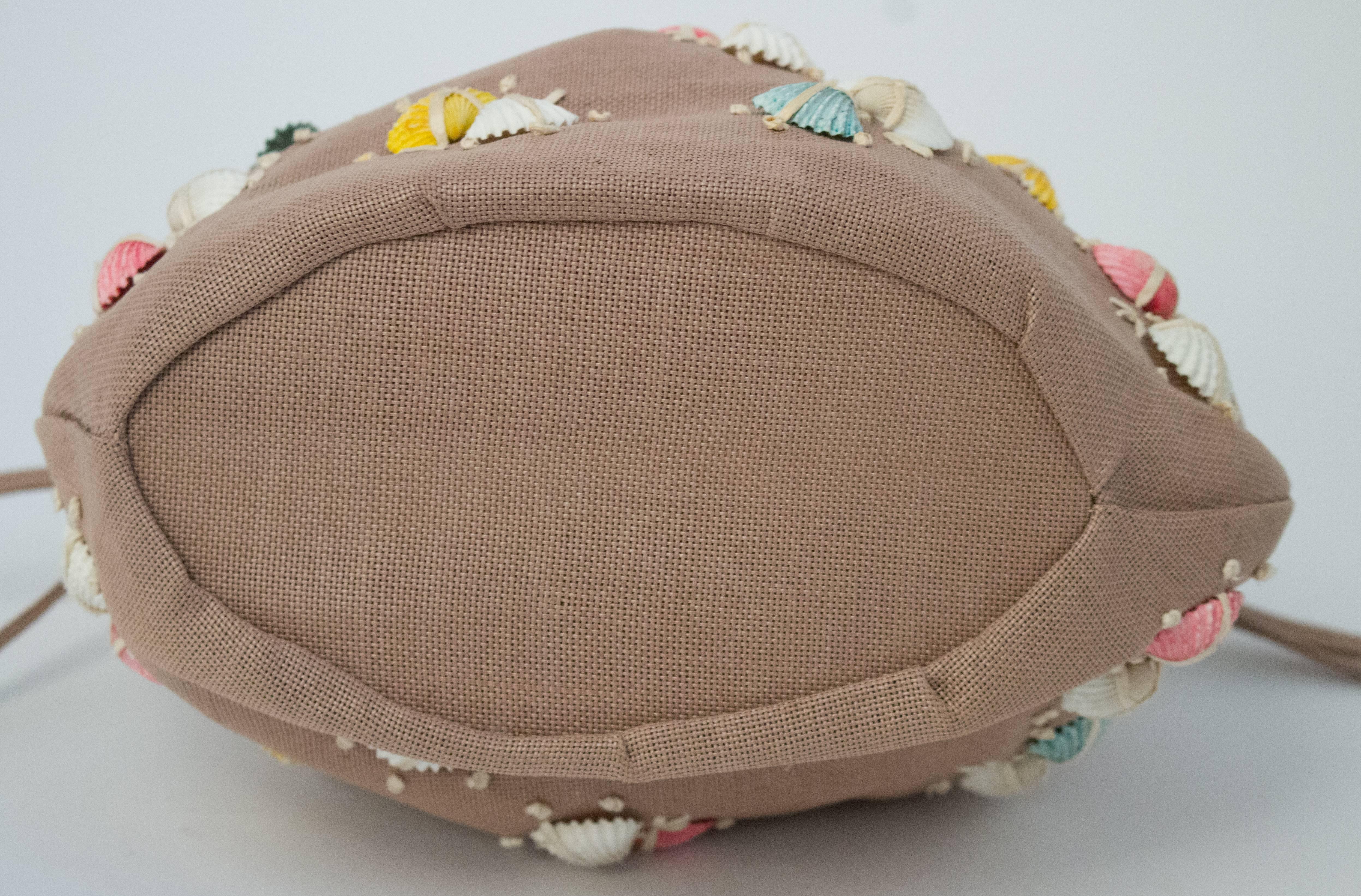 60s Woven Seashell Purse In Excellent Condition In San Francisco, CA