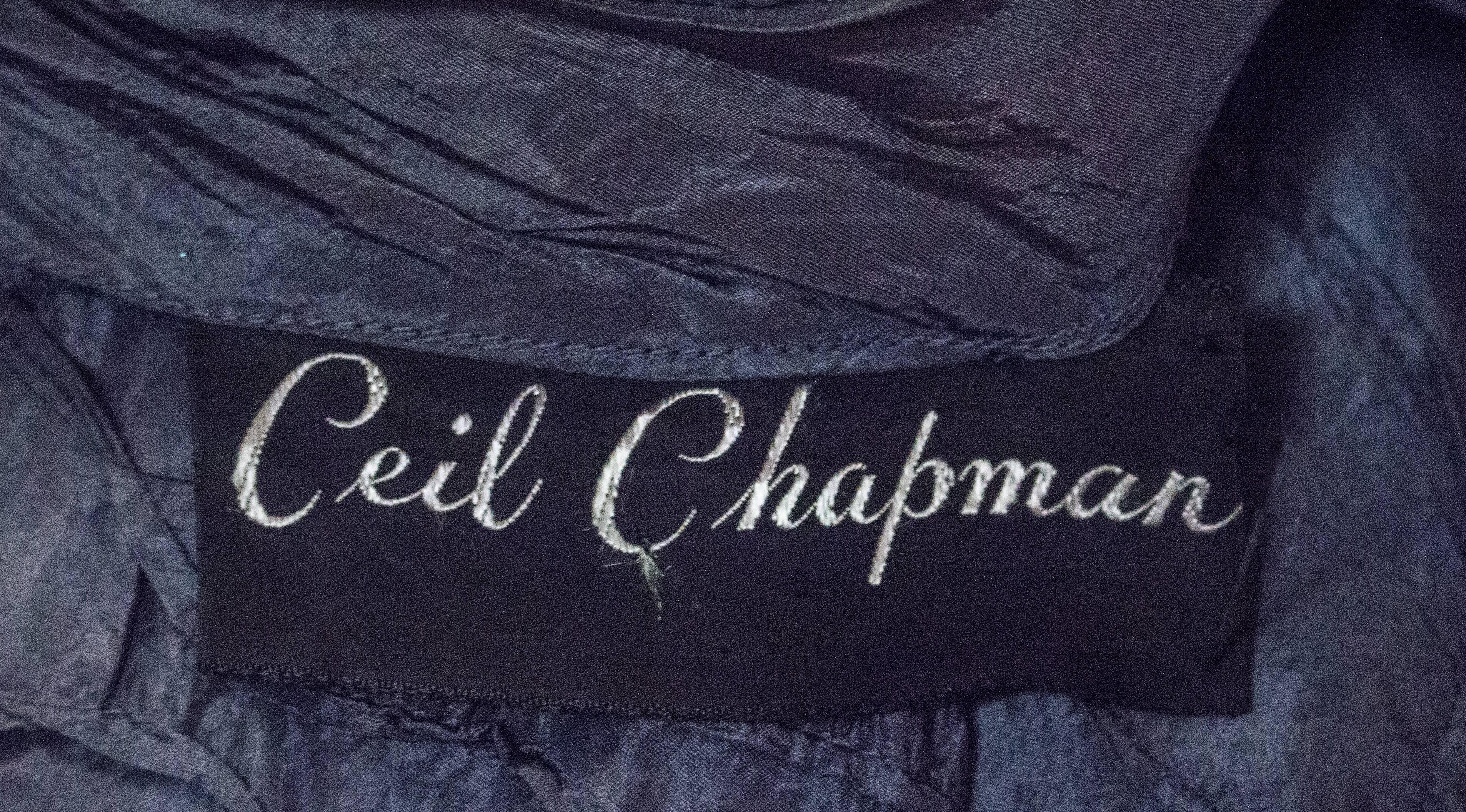 Ceil Chapman - Robe à smocks en aubergine, années 50 Excellent état - En vente à San Francisco, CA