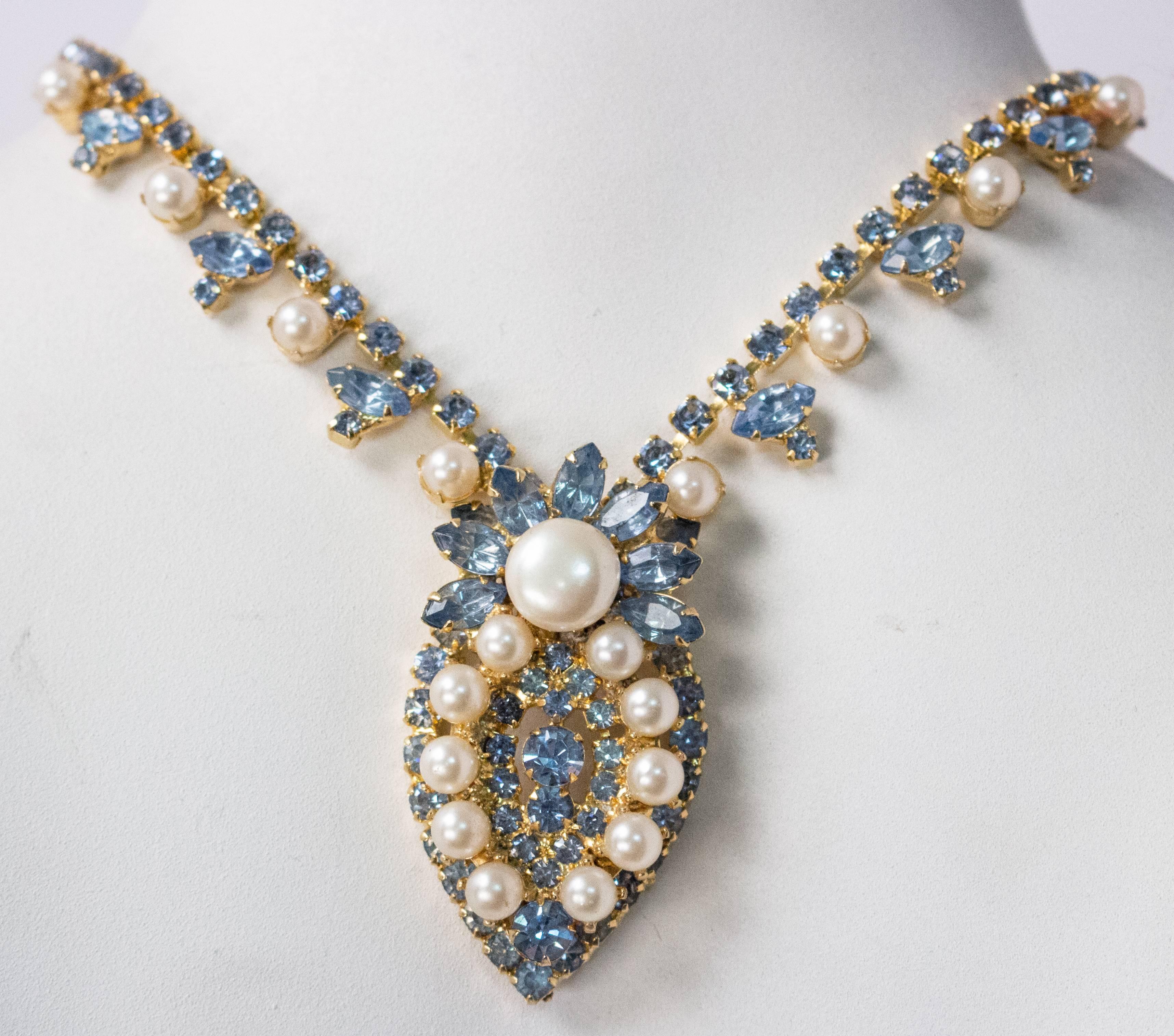 50s Blue Rhinestone and Faux Pearl Necklace. Gold tone hardware. Adjustable length.