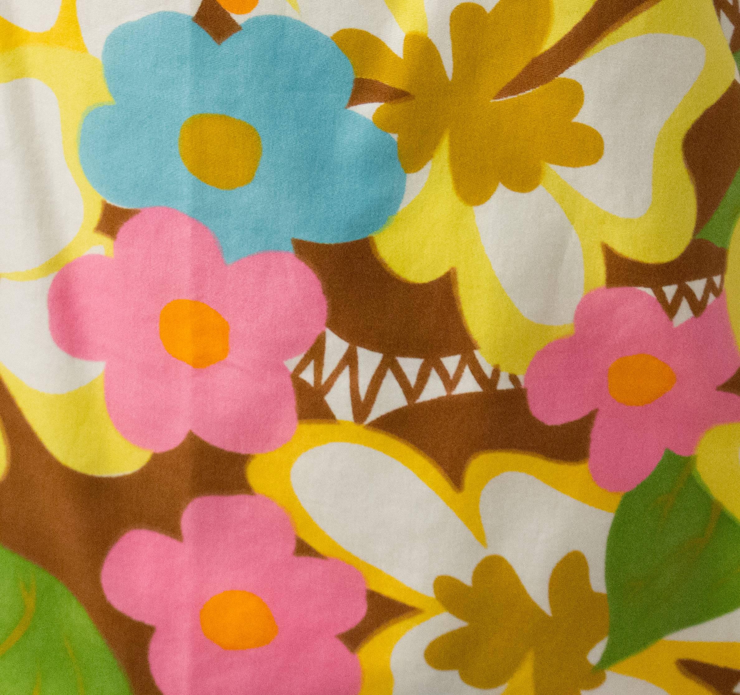 60s Flower Power Shift Dress  In Good Condition In San Francisco, CA