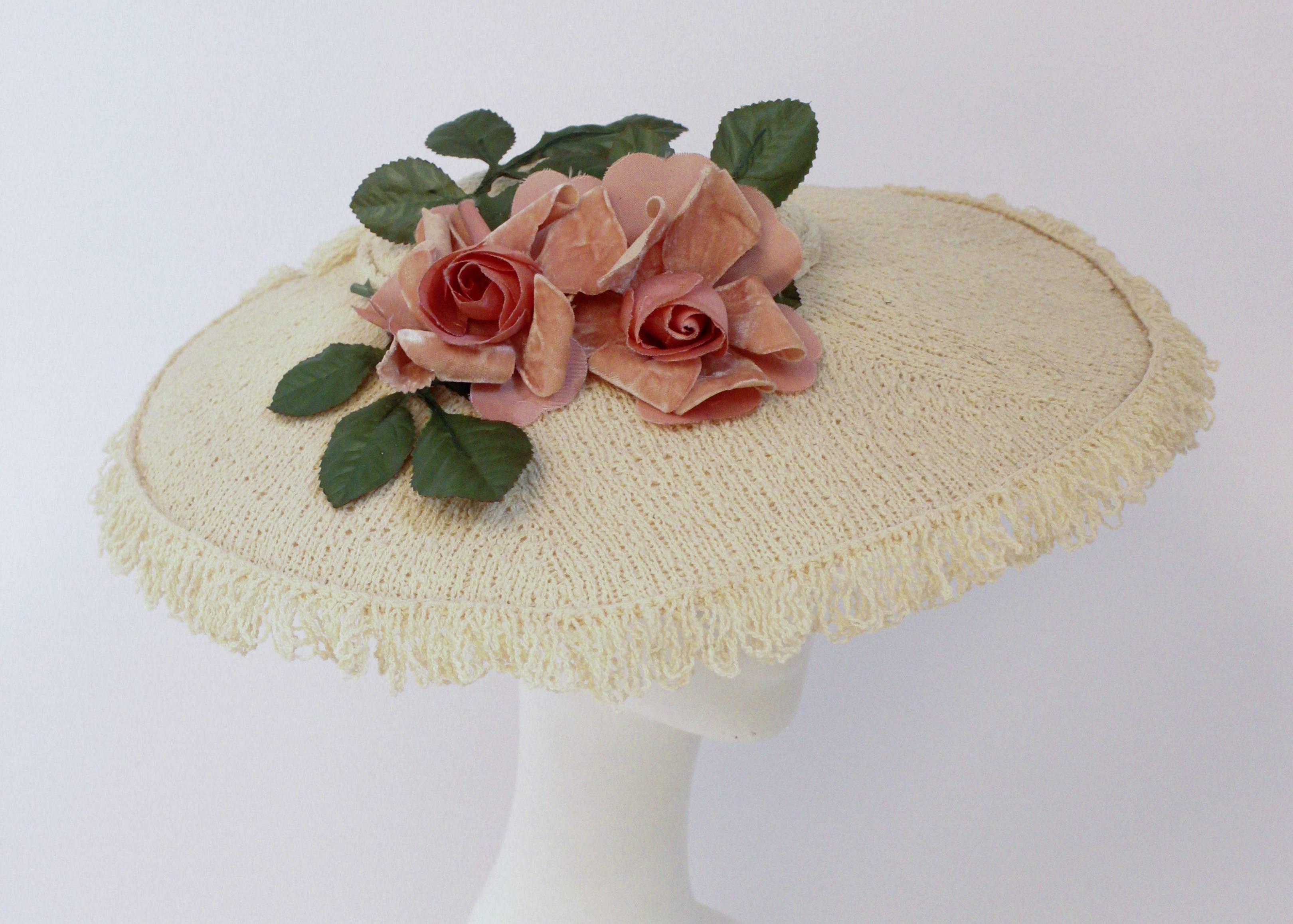 50s Wide Brim Hat w/ Roses In Good Condition In San Francisco, CA