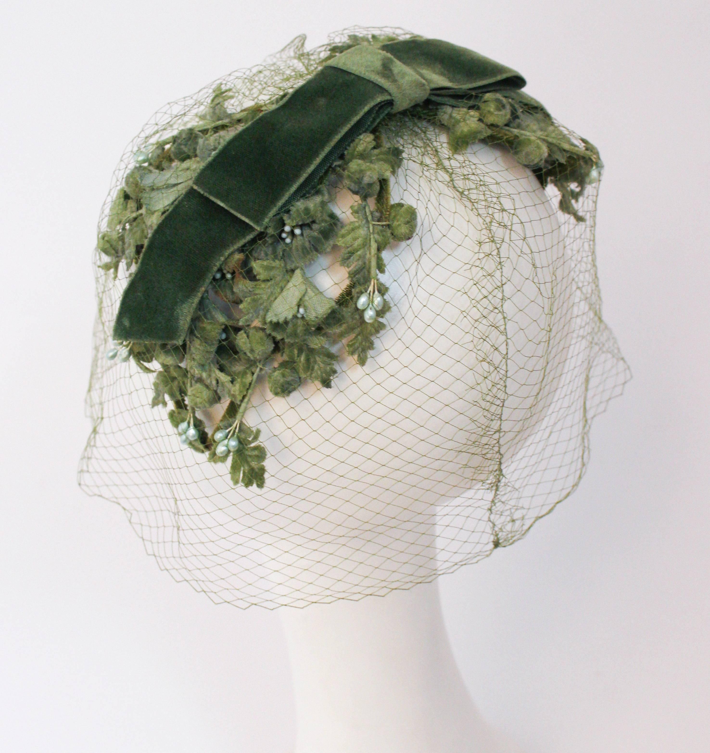 50s Green Floral Hat w/ Veil In Excellent Condition In San Francisco, CA